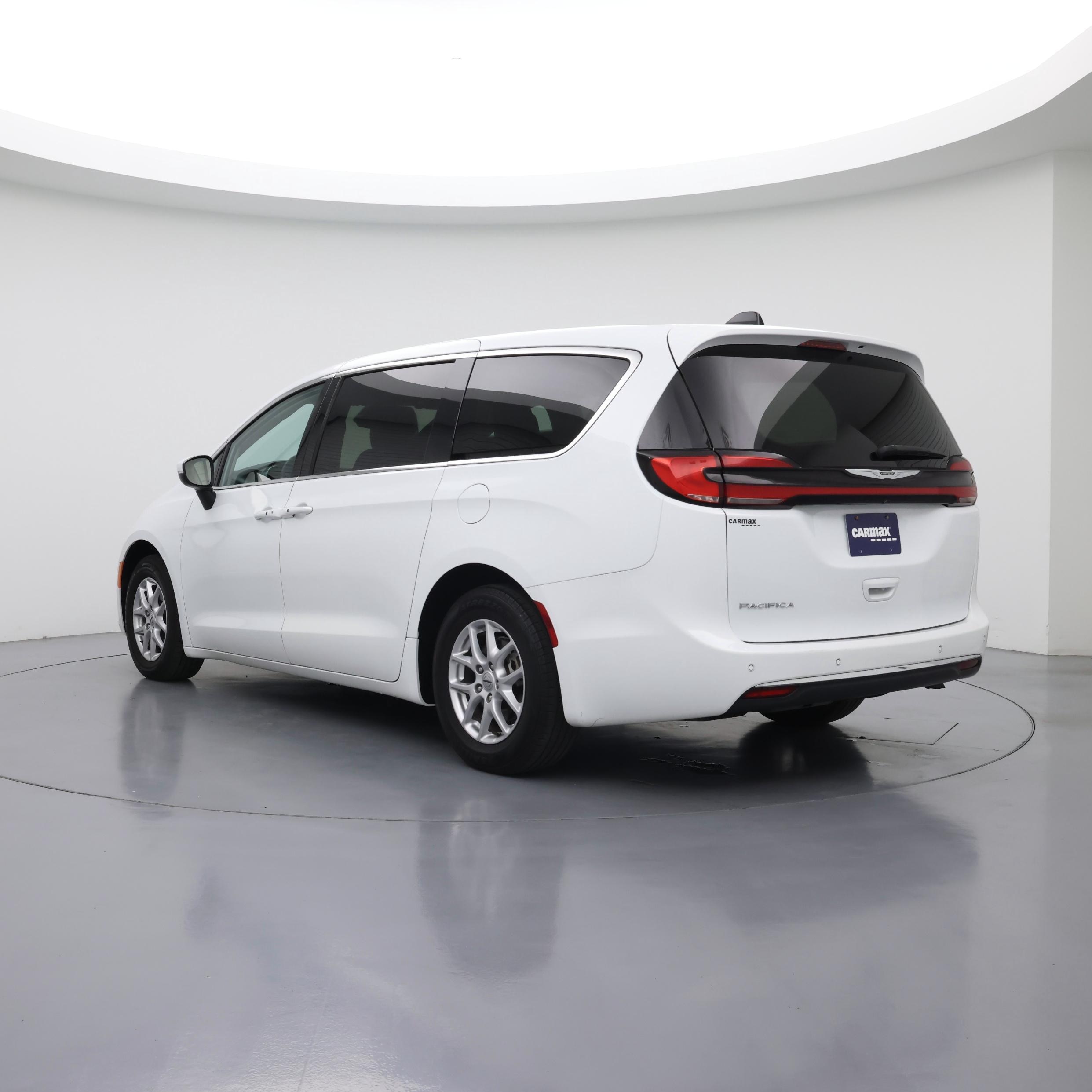 Thumbnail: 2023 Chrysler Pacifica - 2