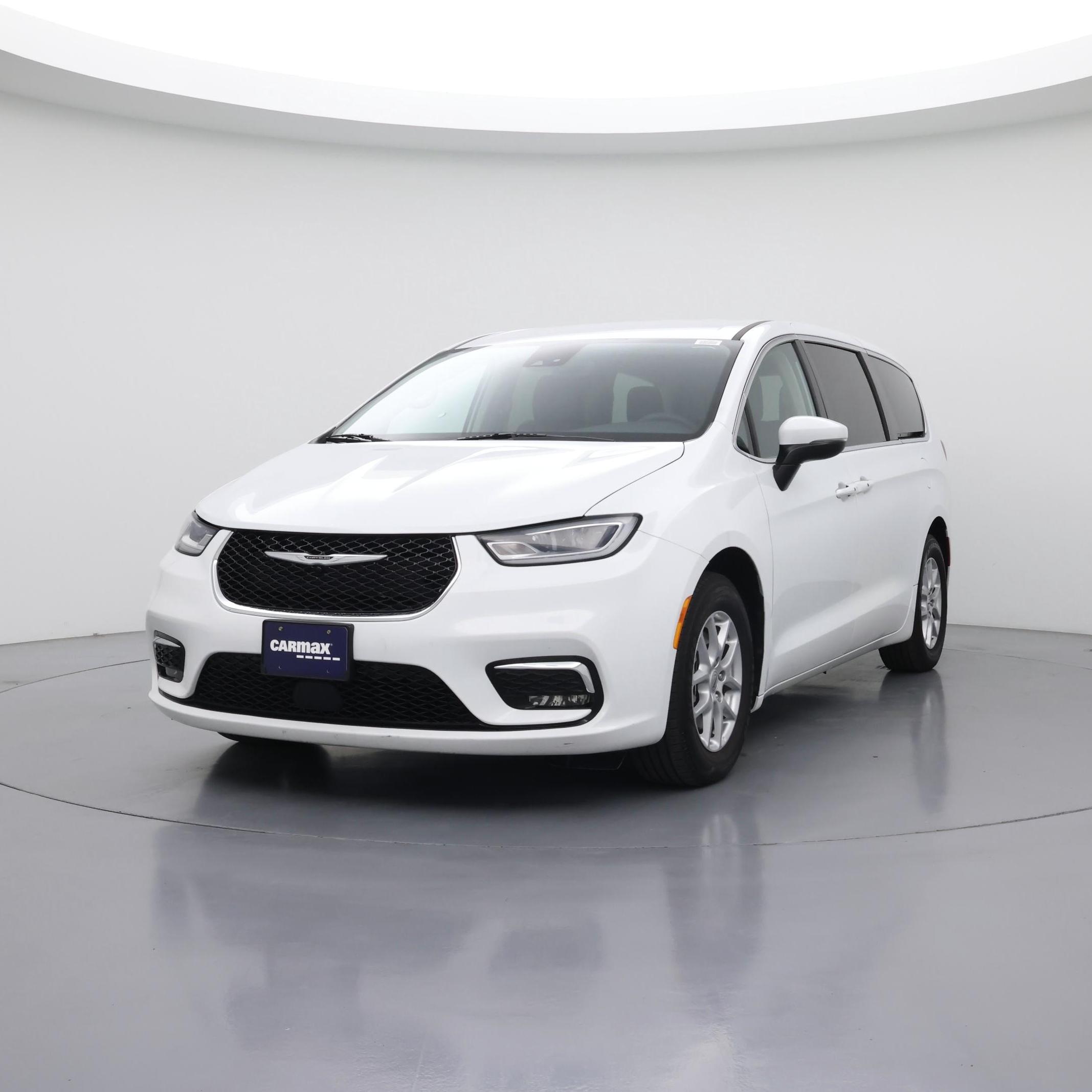 Thumbnail: 2023 Chrysler Pacifica - 4