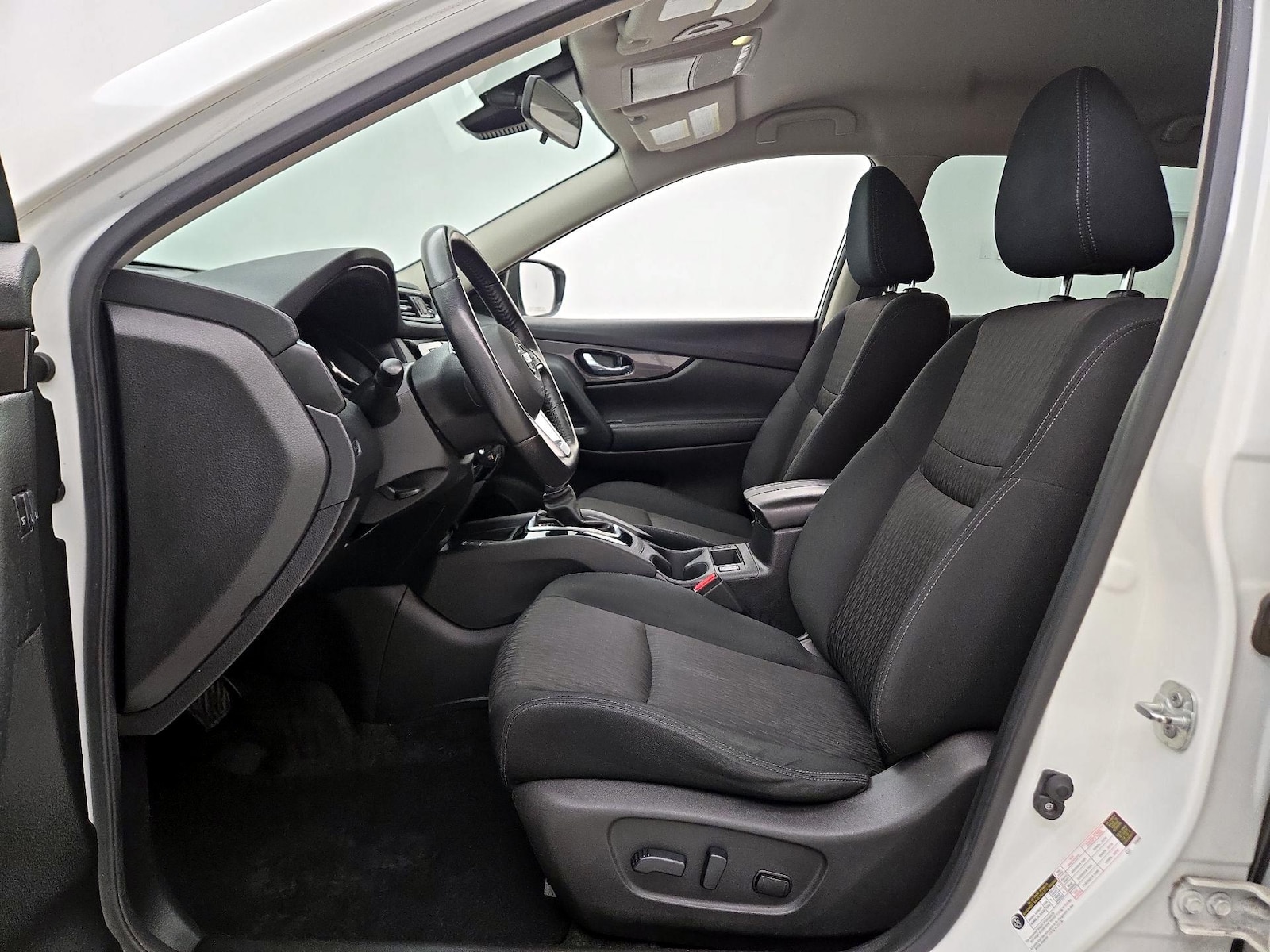 2019 Nissan Rogue SV - Photo 12
