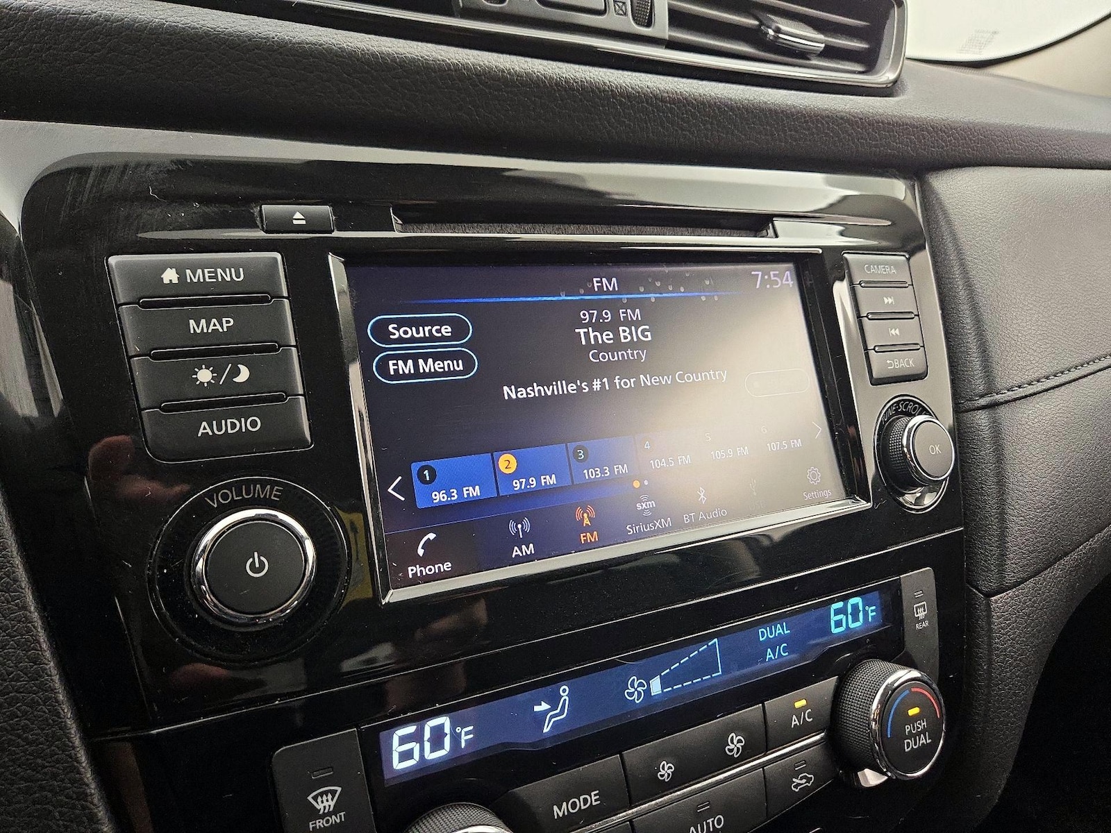 2019 Nissan Rogue SV - Photo 17