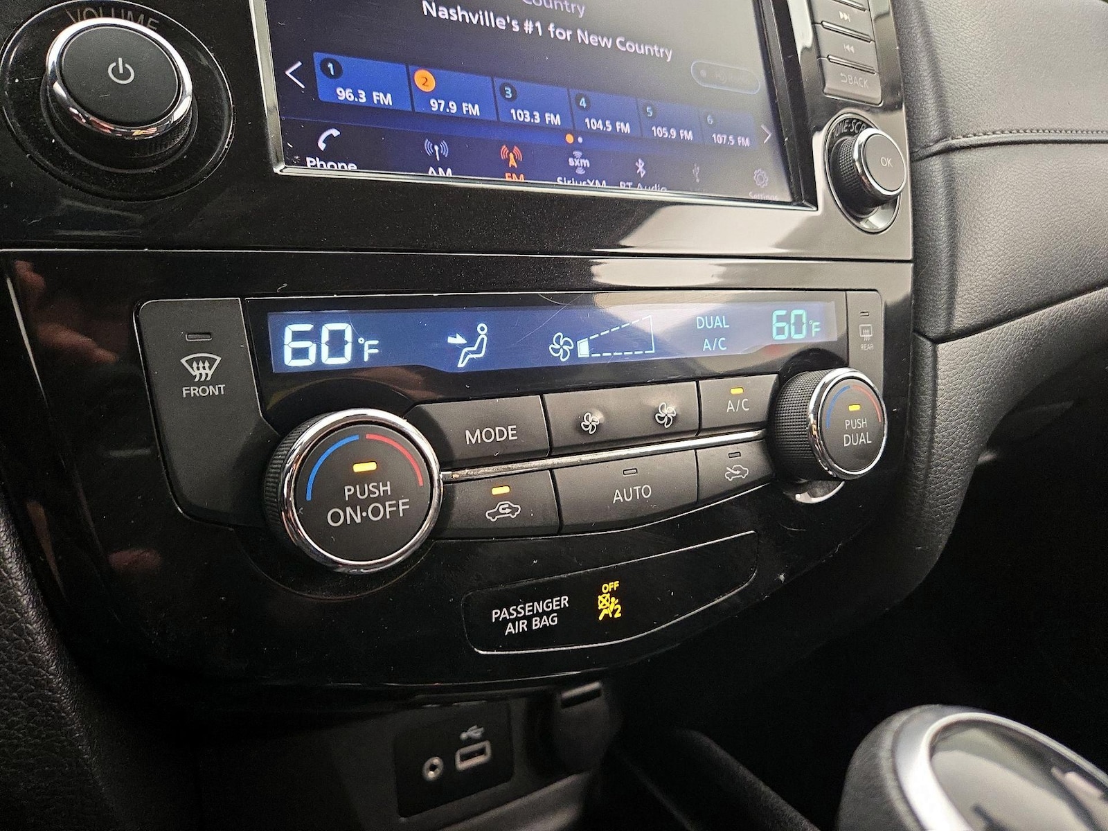 2019 Nissan Rogue SV - Photo 18