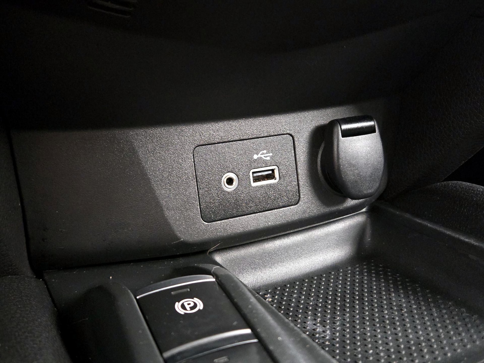 2019 Nissan Rogue SV - Photo 20