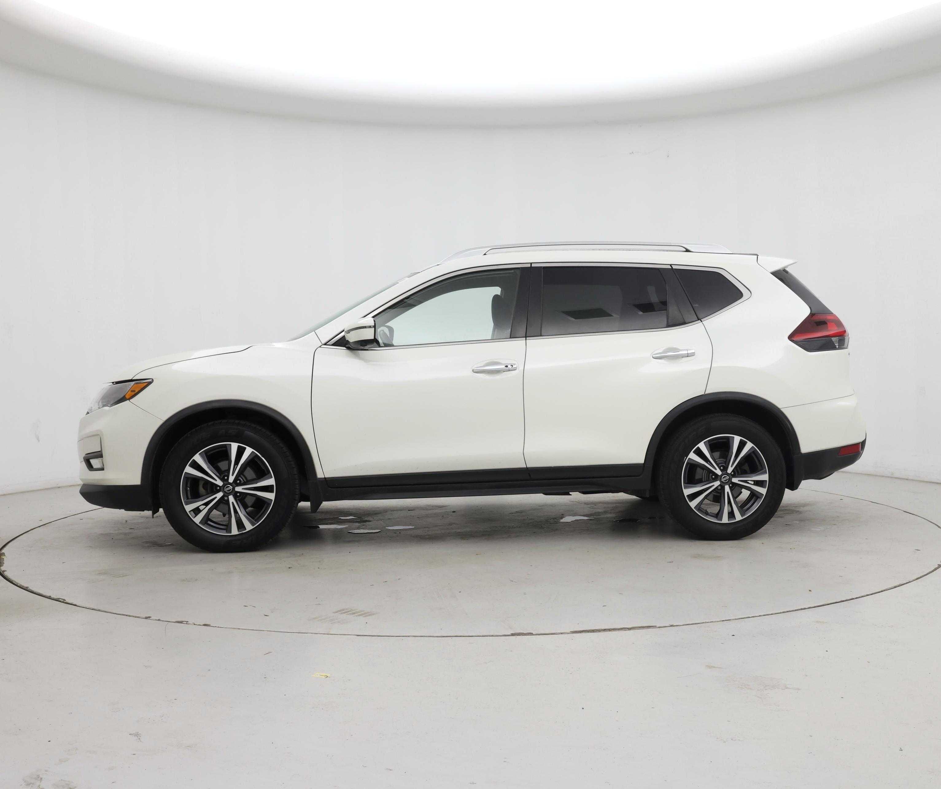 Thumbnail: 2019 Nissan Rogue - 3