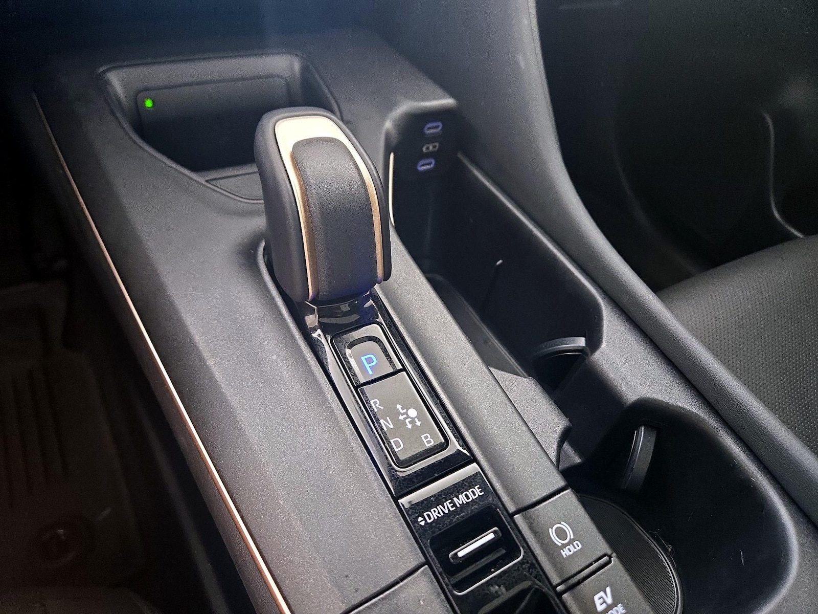2023 Toyota Crown Limited - Photo 19