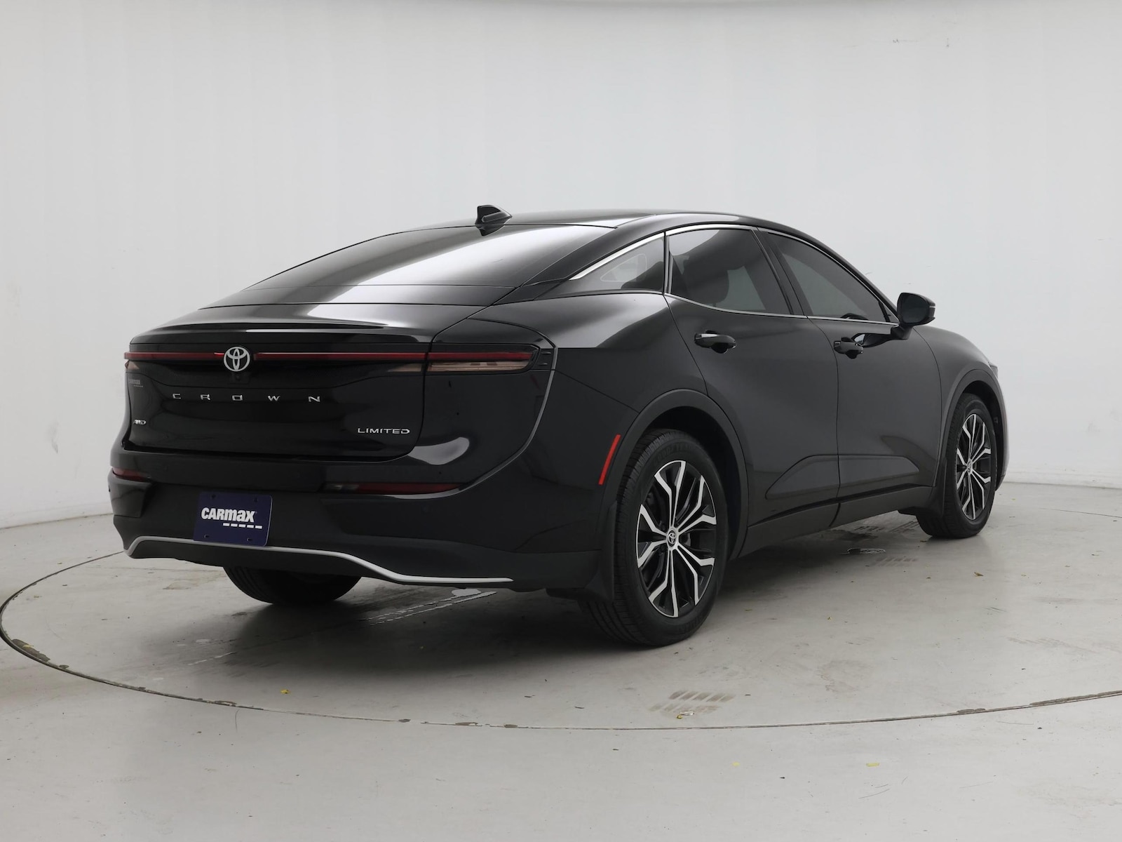 2023 Toyota Crown Limited - Photo 9