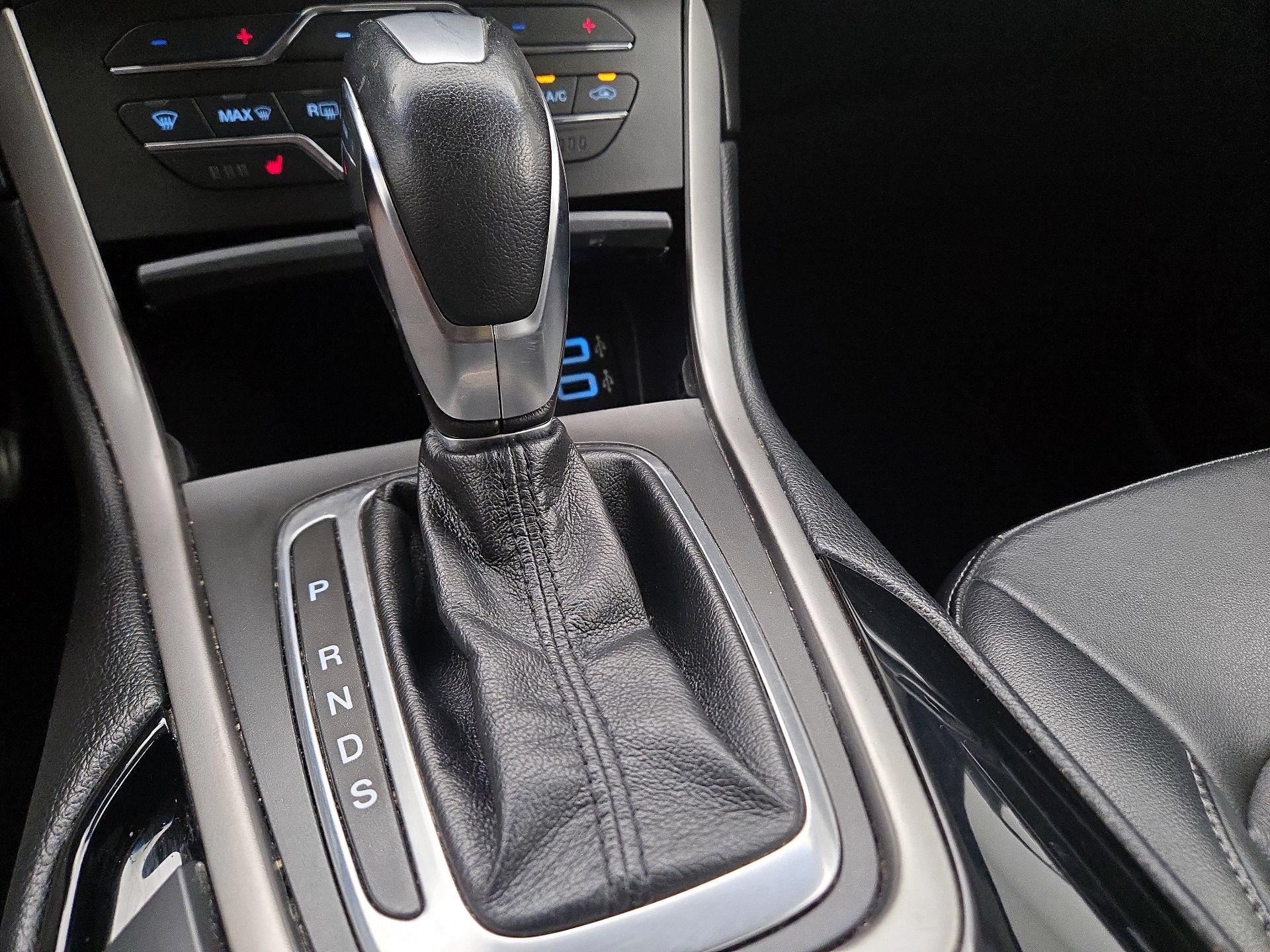 Thumbnail: 2018 Ford Edge - 18