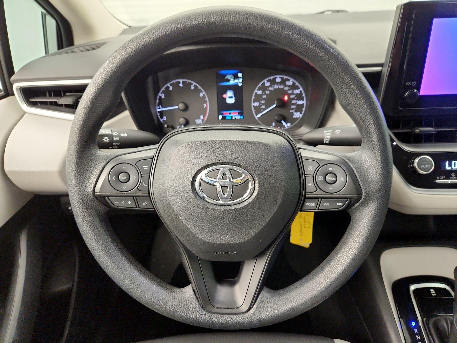 2023 Toyota Corolla LE - Photo 11