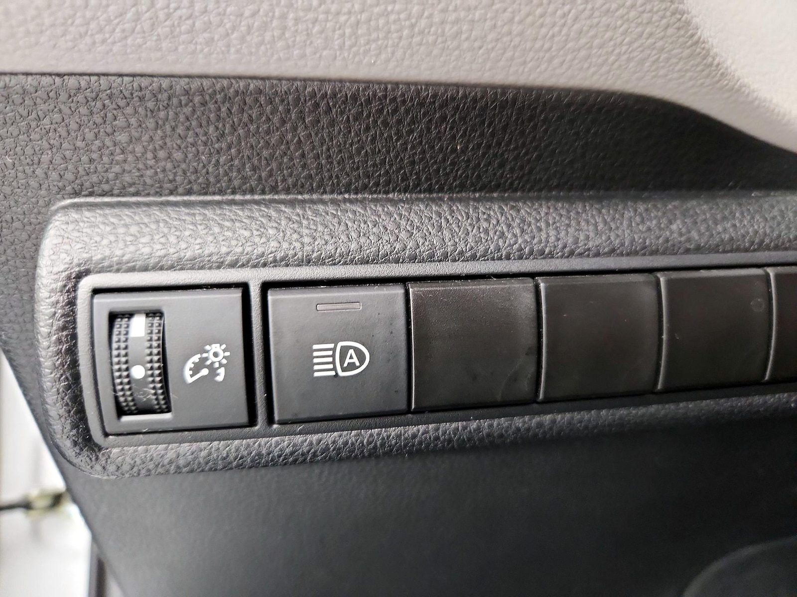 2023 Toyota Corolla LE - Photo 14