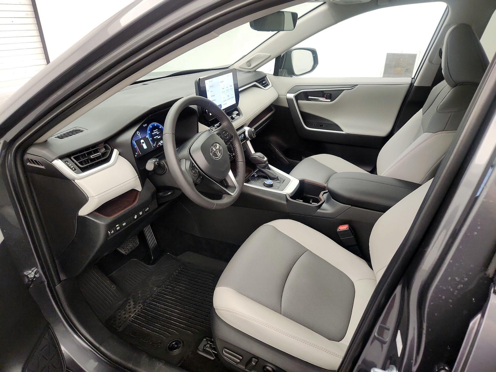 2025 Toyota RAV4 Limited - Photo 10
