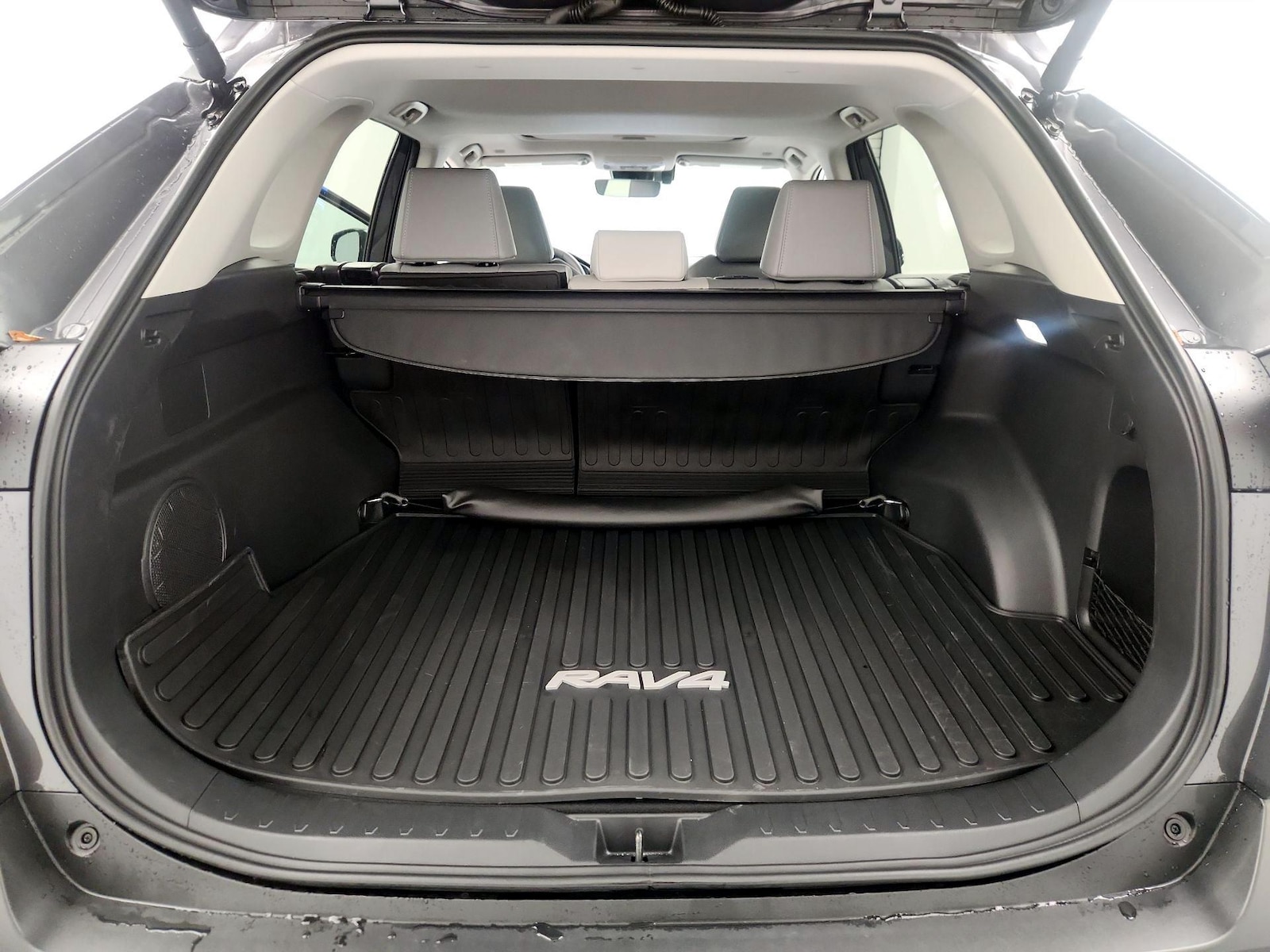 2025 Toyota RAV4 Limited - Photo 19