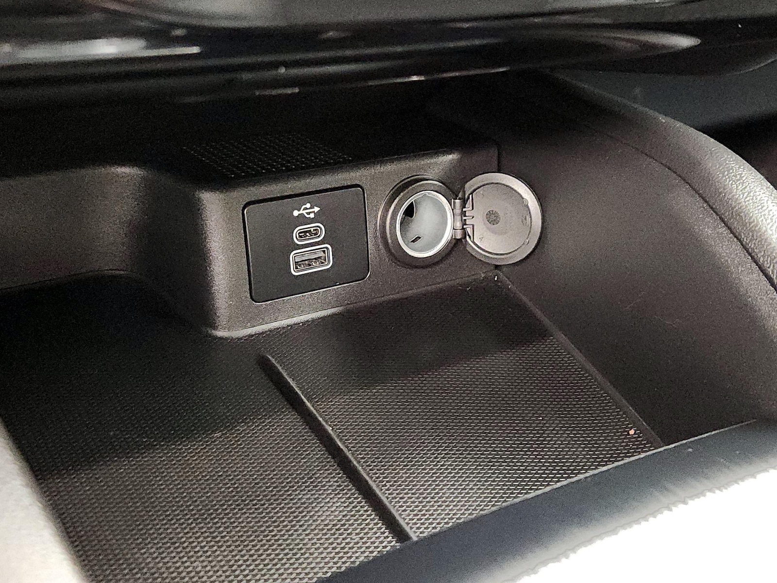 2025 Ford Escape Plug-in hybrid PHEV - Photo 19