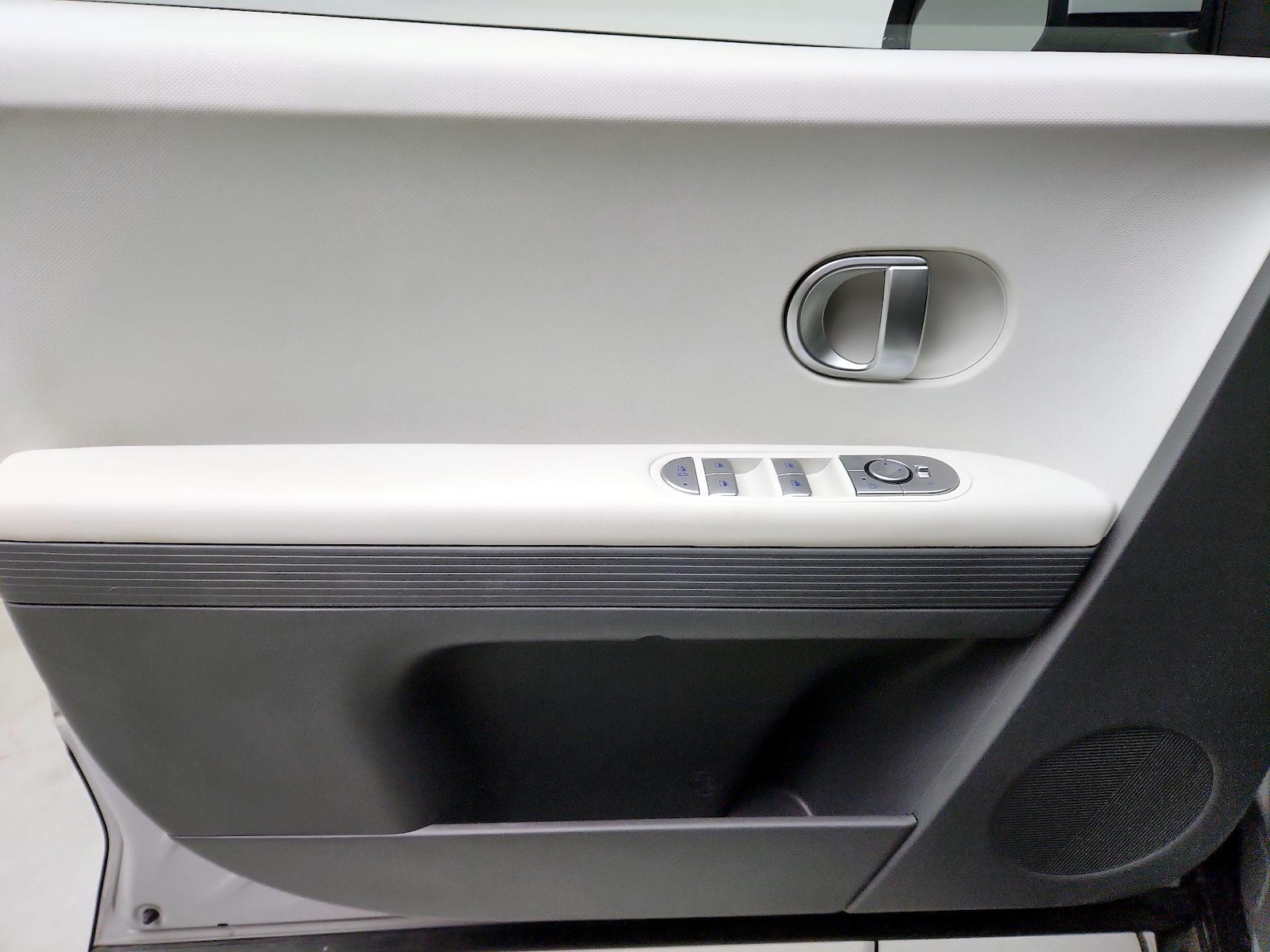 2024 Hyundai IONIQ 5 SEL - Photo 11