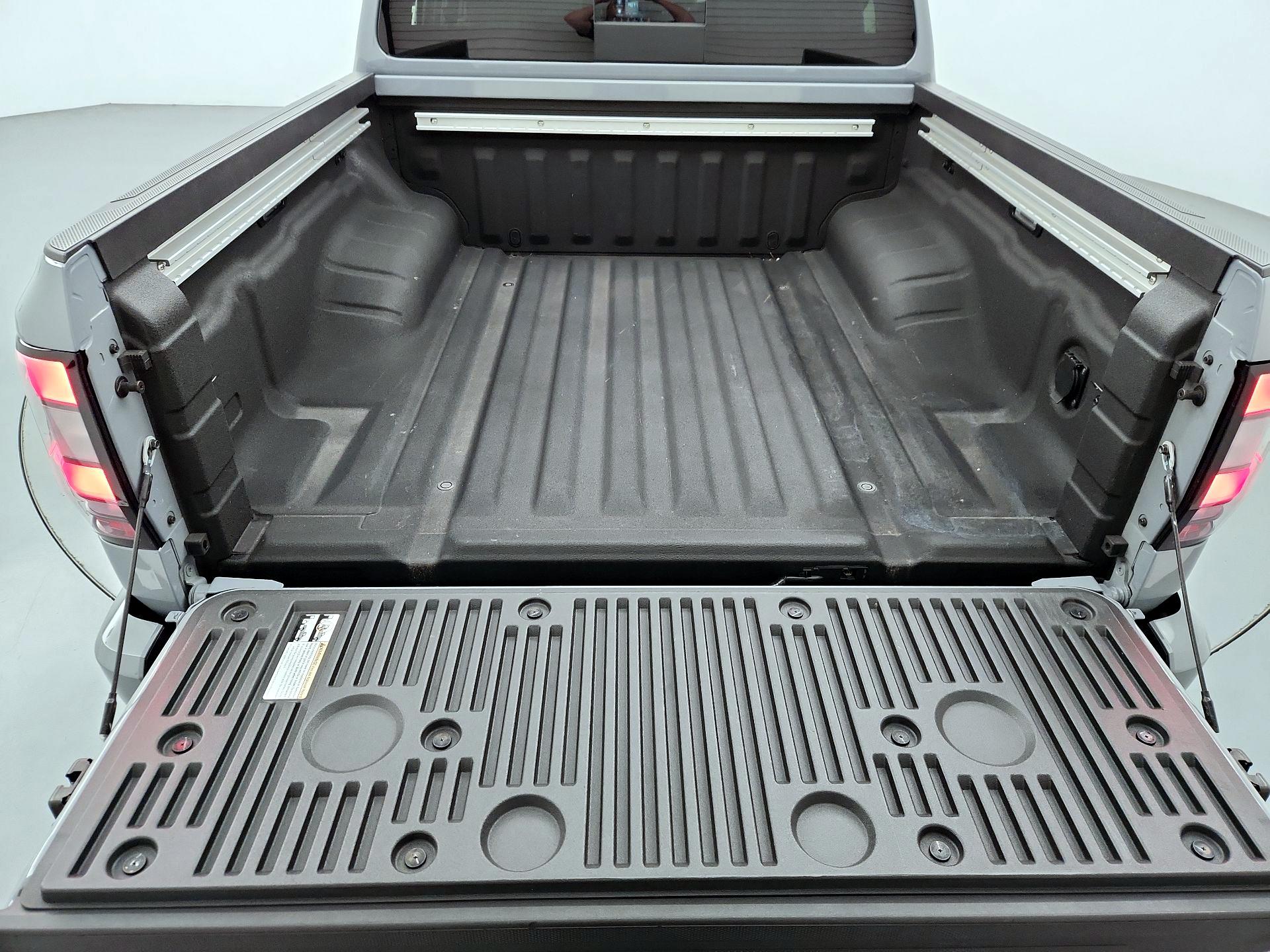 Thumbnail: 2025 Nissan Frontier - 20