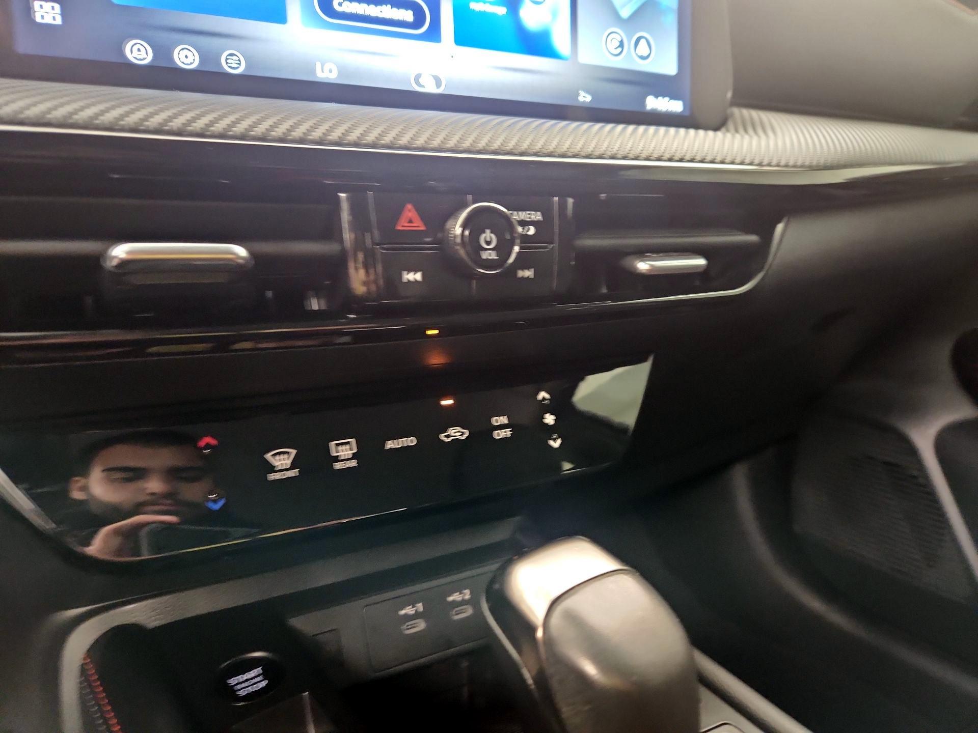 Thumbnail: 2026 Nissan Kicks - 16