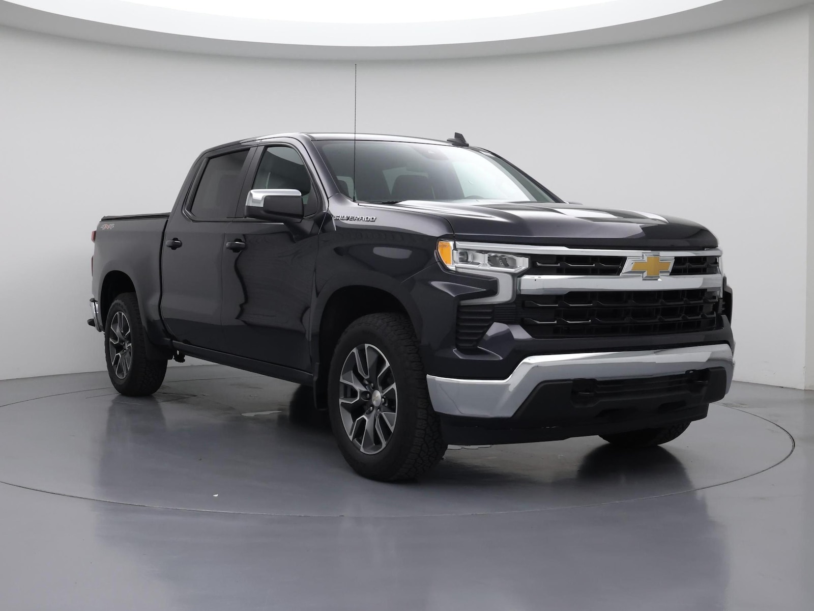 2024 Chevrolet Silverado 1500 LT - Photo 2