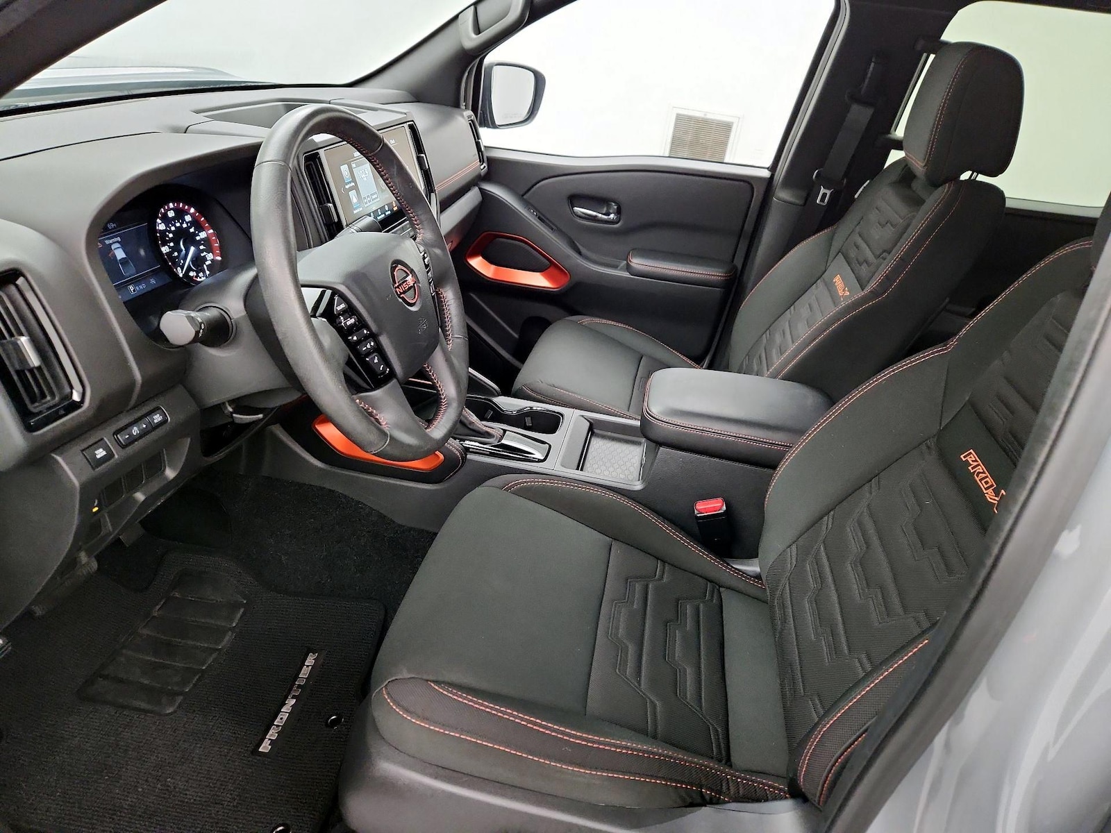 2025 Nissan Frontier PRO-X - Photo 12