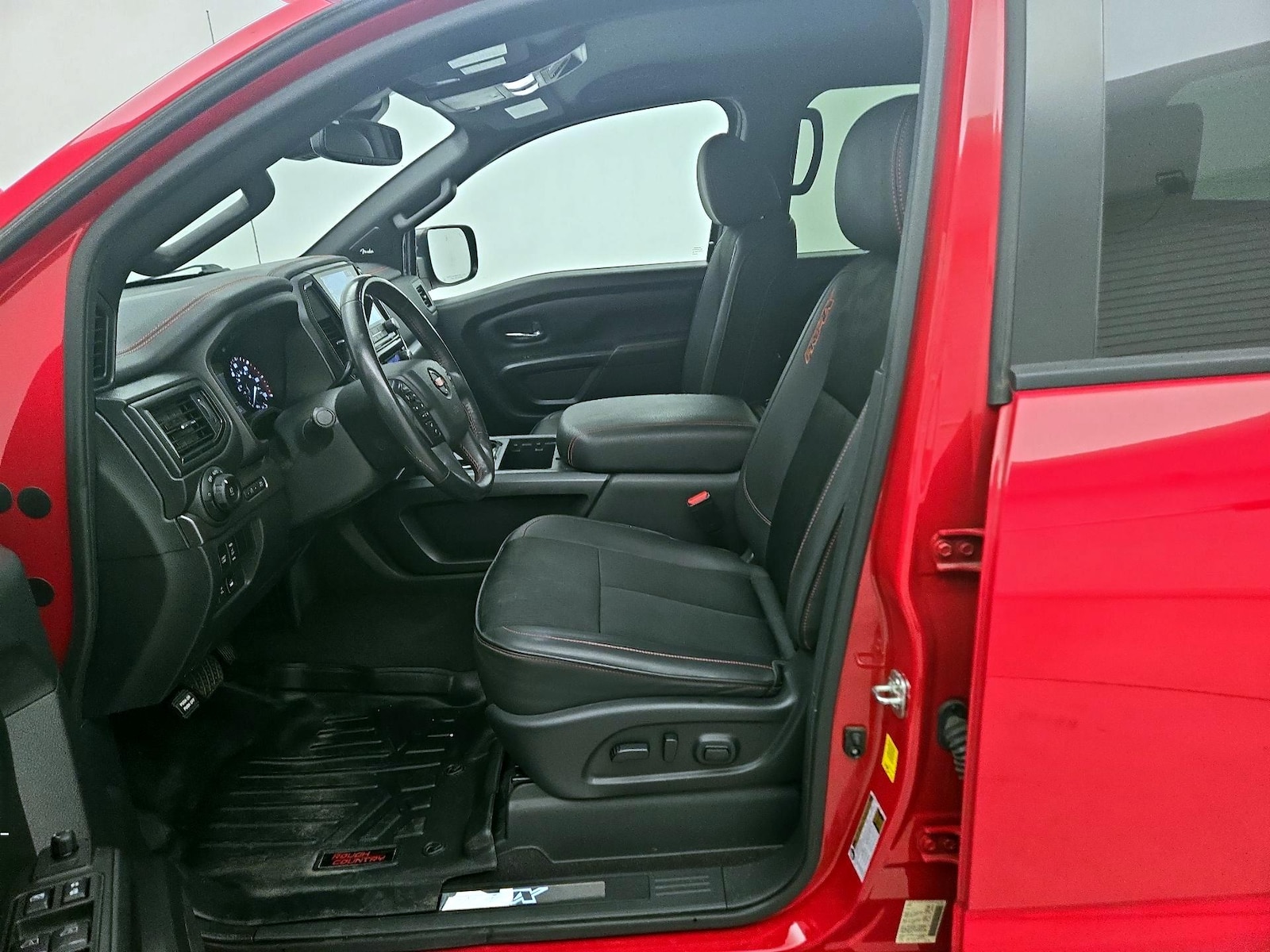 2021 Nissan Titan PRO-4X - Photo 12