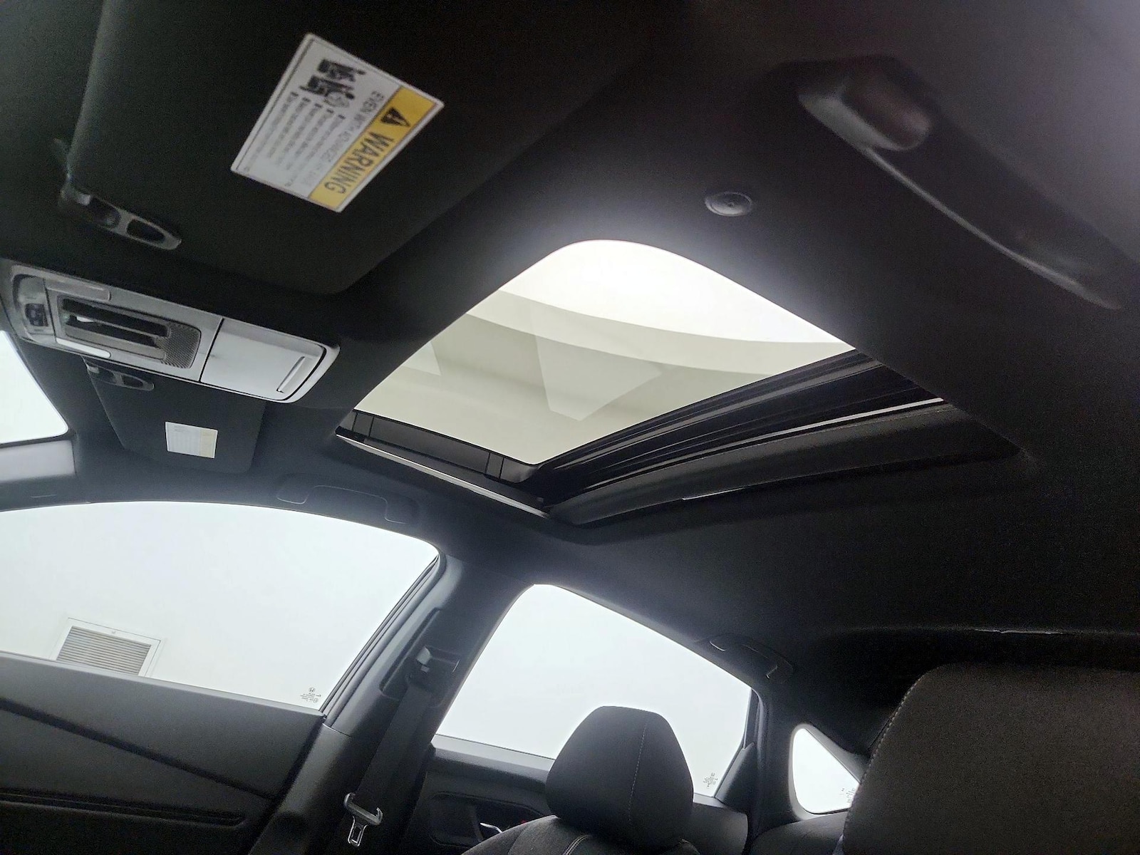 Sunroof(s) & Overhead Airbags