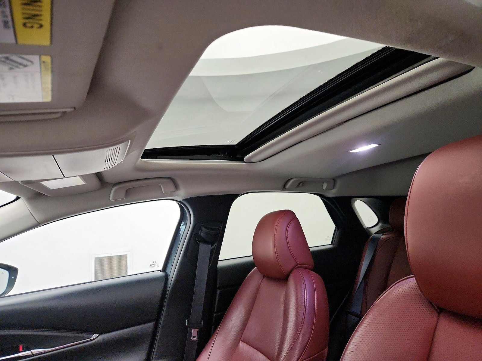 Sunroof(s) & Overhead Airbags
