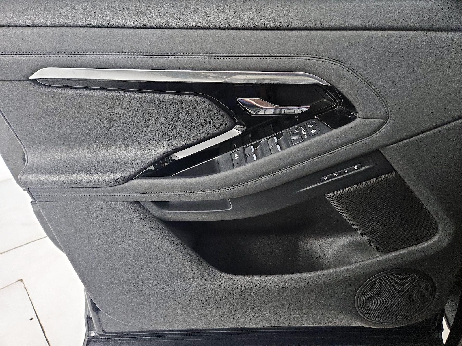 2023 Land Rover Range Rover Evoque SE - Photo 13