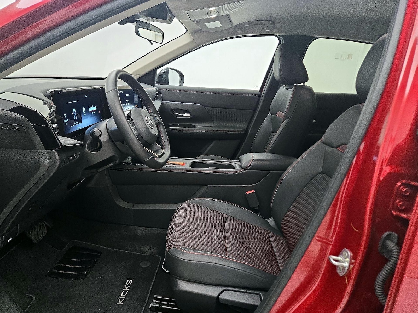 2026 Nissan KICKS SR - Photo 12