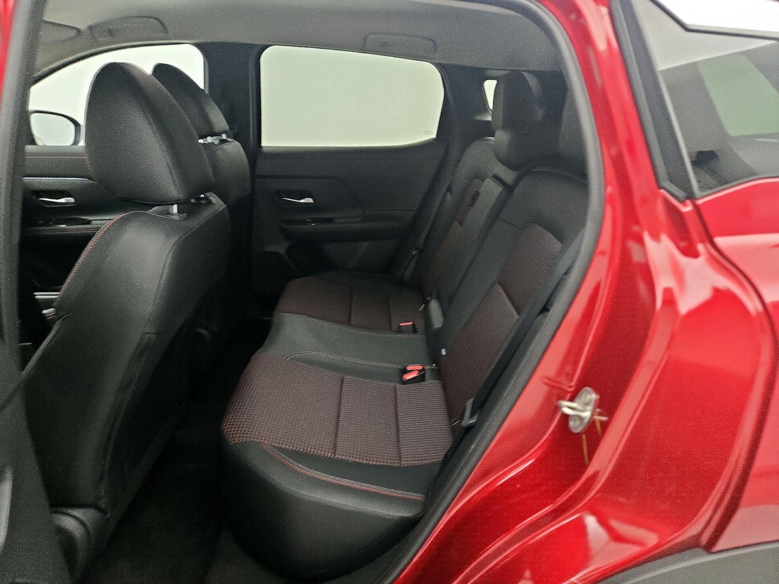 2026 Nissan KICKS SR - Photo 20
