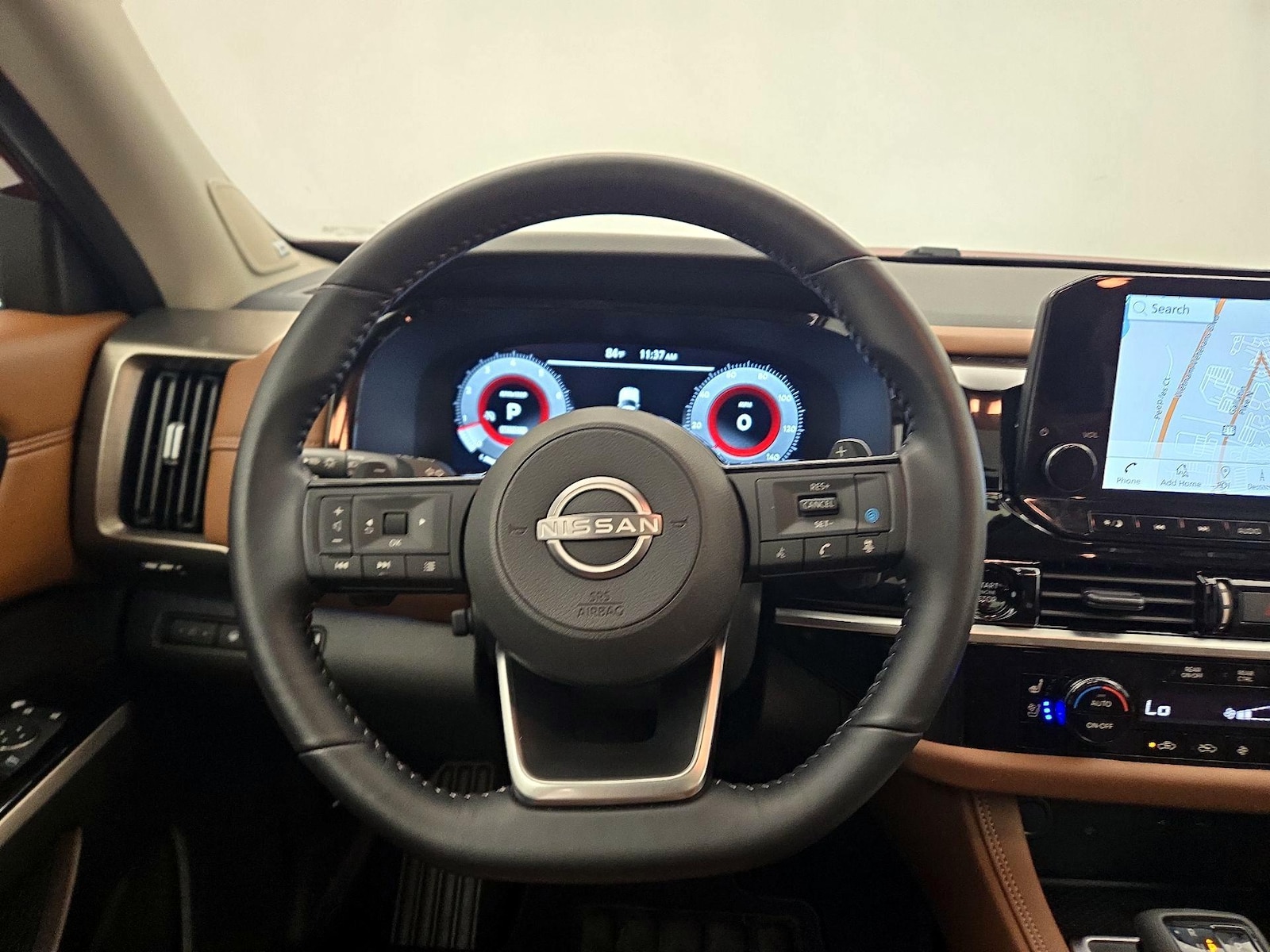 2025 Nissan Pathfinder Platinum - Photo 11