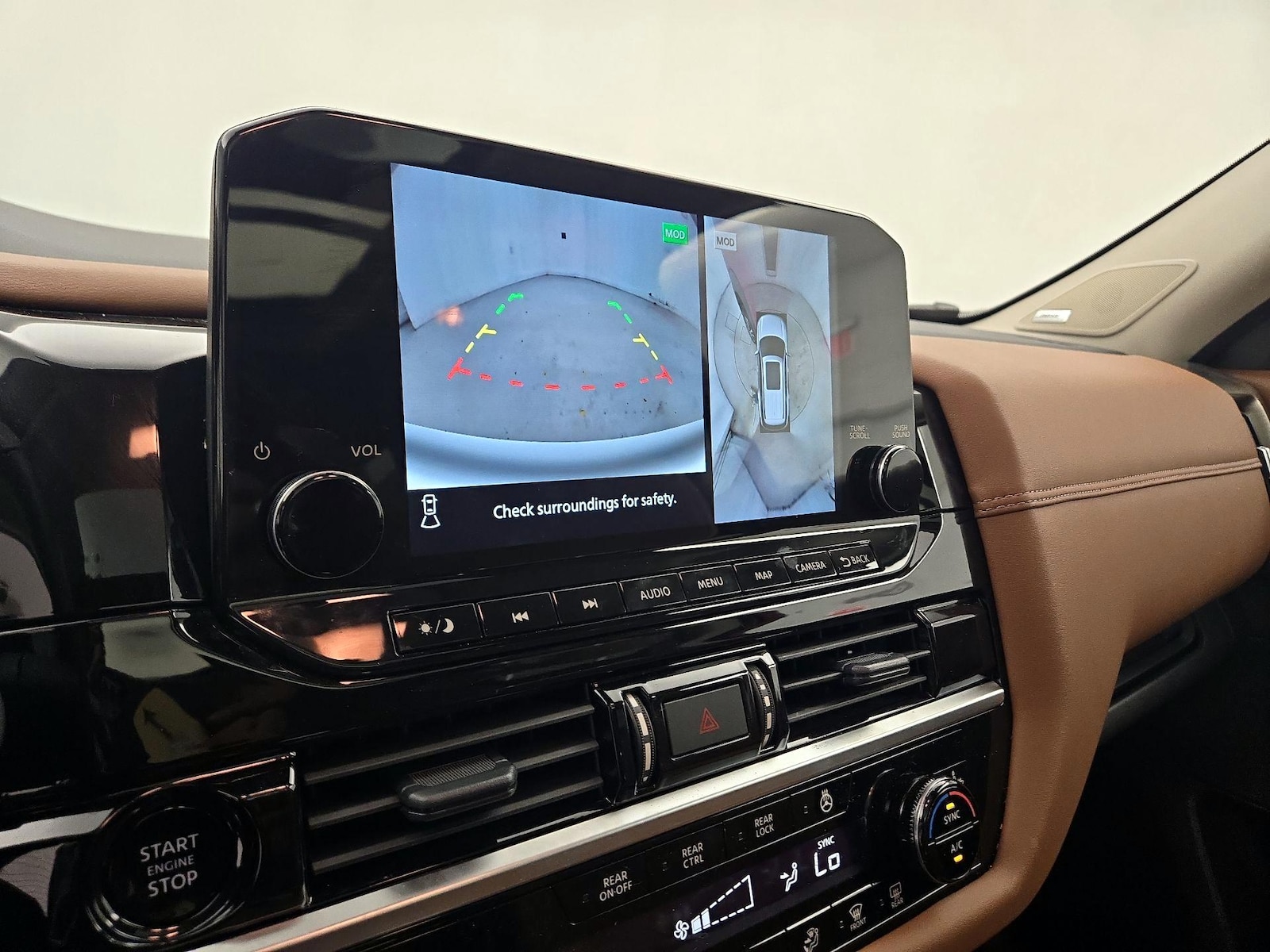 2025 Nissan Pathfinder Platinum - Photo 16