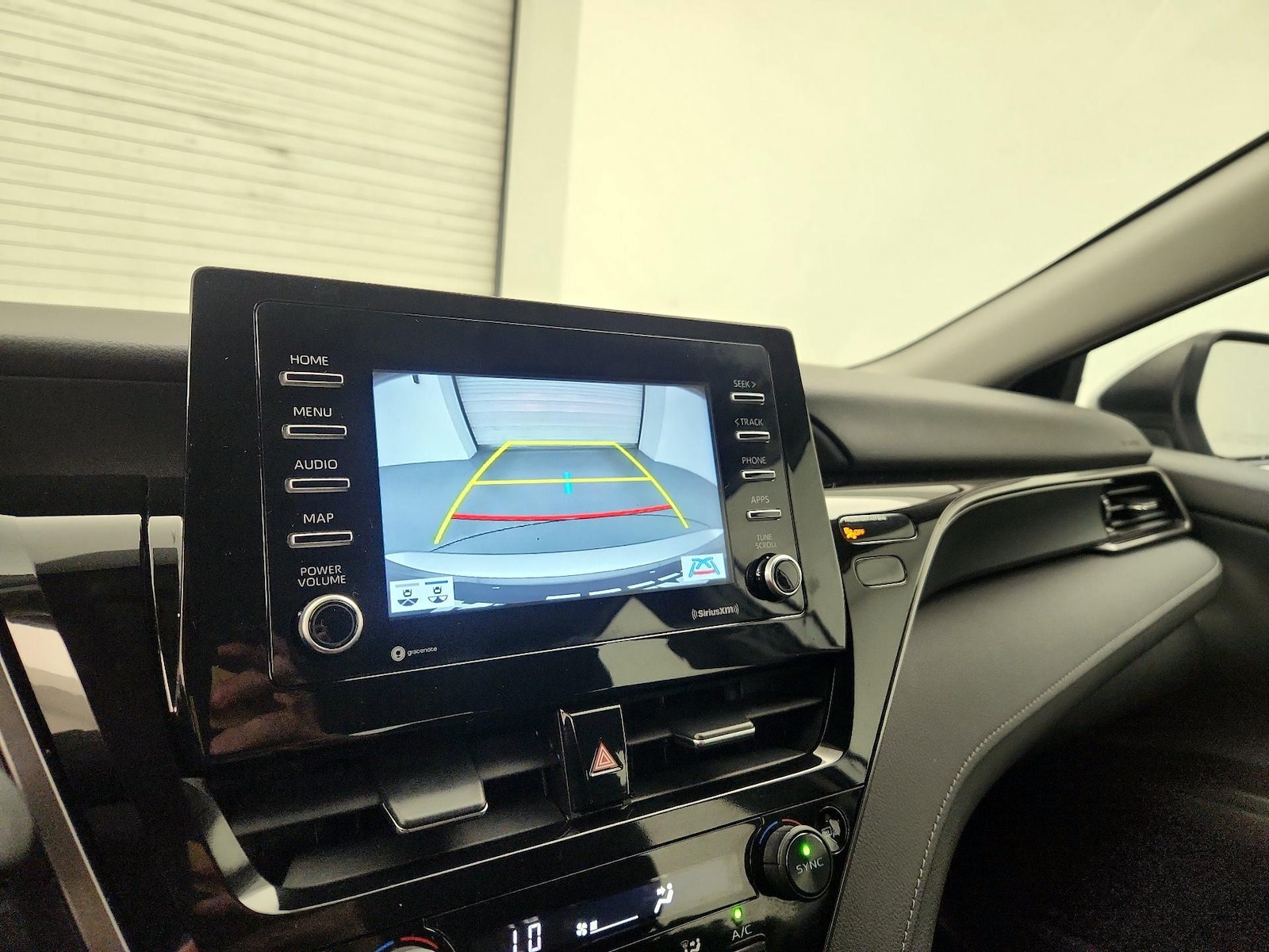 2022 Toyota Camry LE - Photo 15