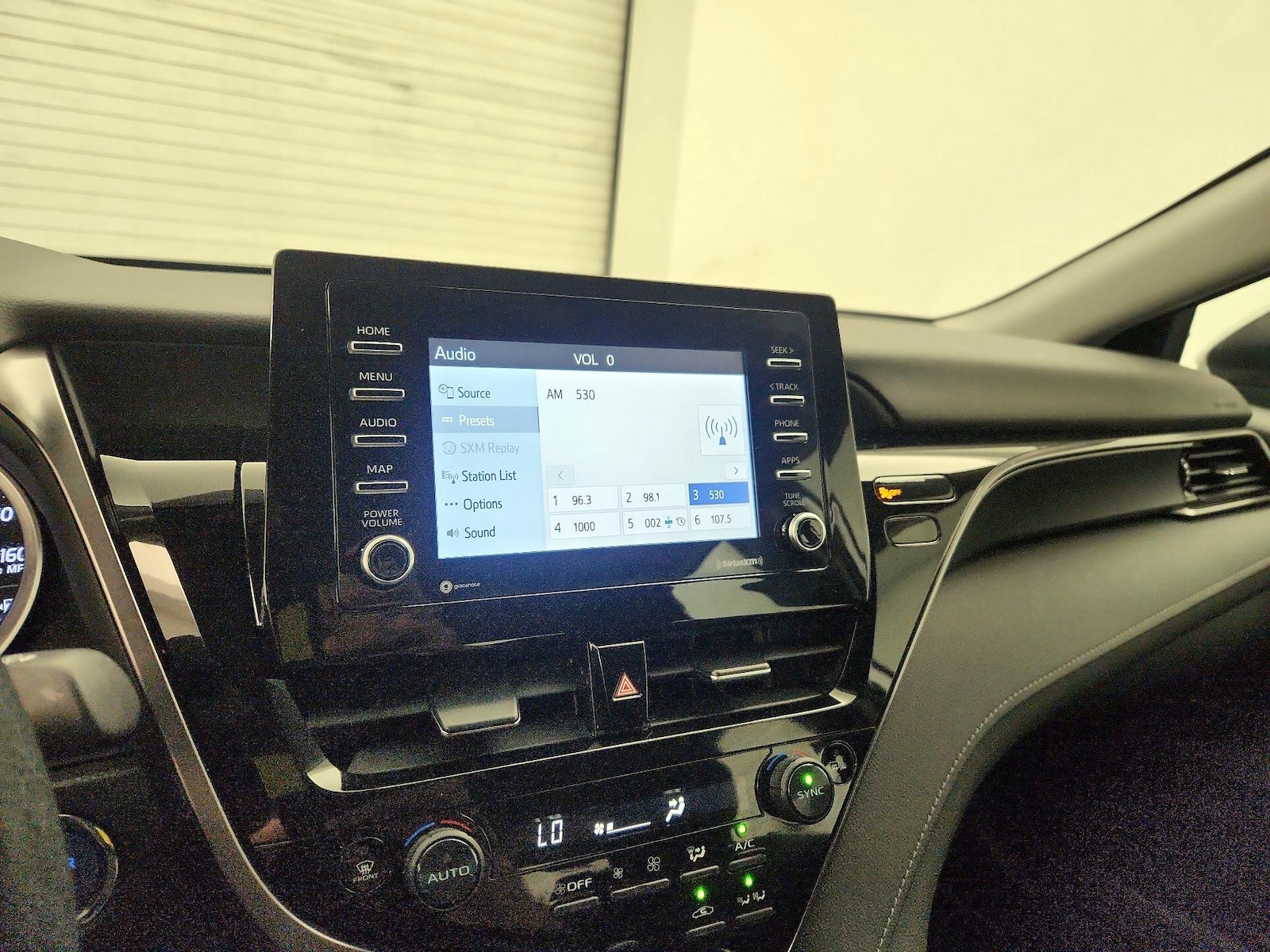 2022 Toyota Camry LE - Photo 16