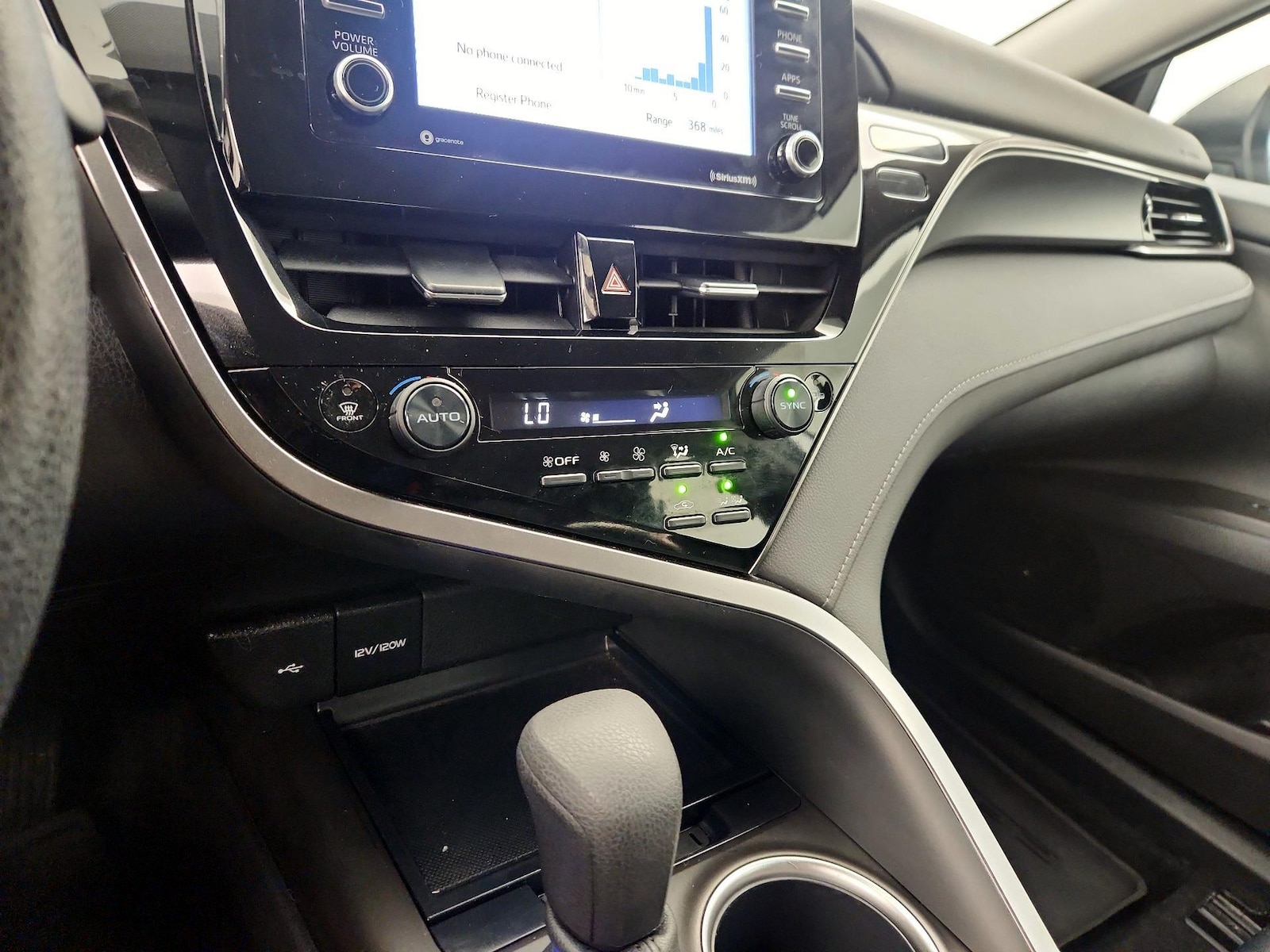 2022 Toyota Camry LE - Photo 17