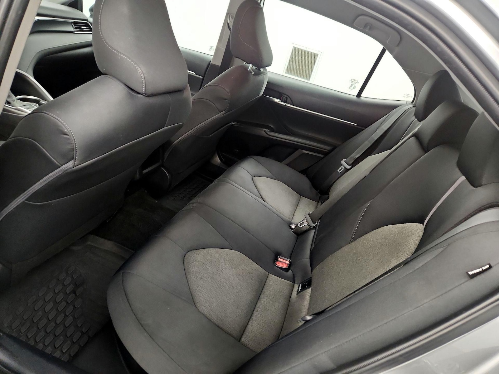 2022 Toyota Camry LE - Photo 19