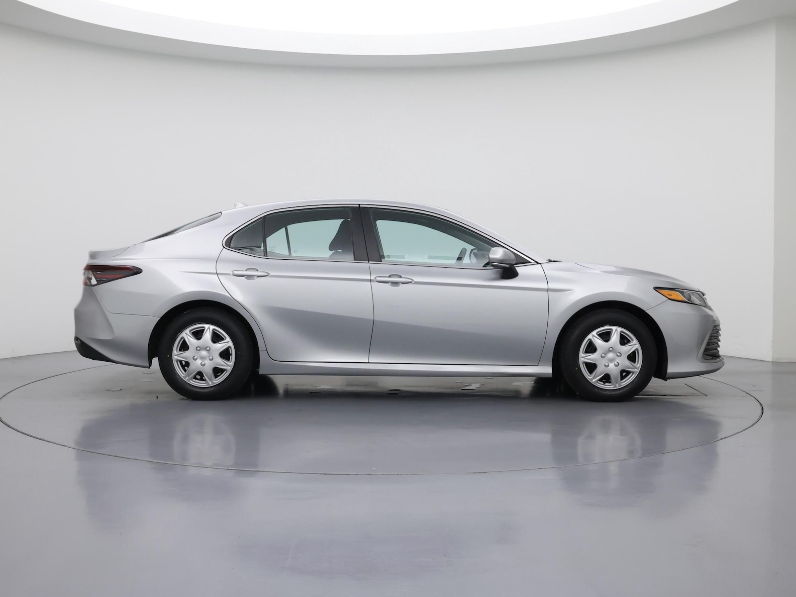 2022 Toyota Camry LE - Photo 8