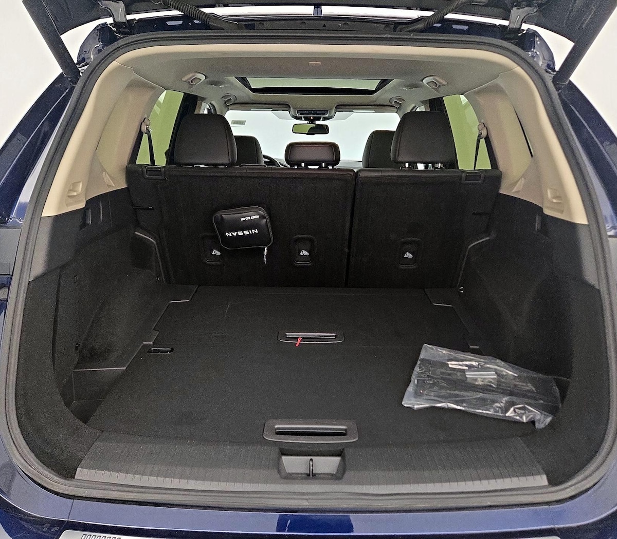 Trunk/Cargo (Seats Up)