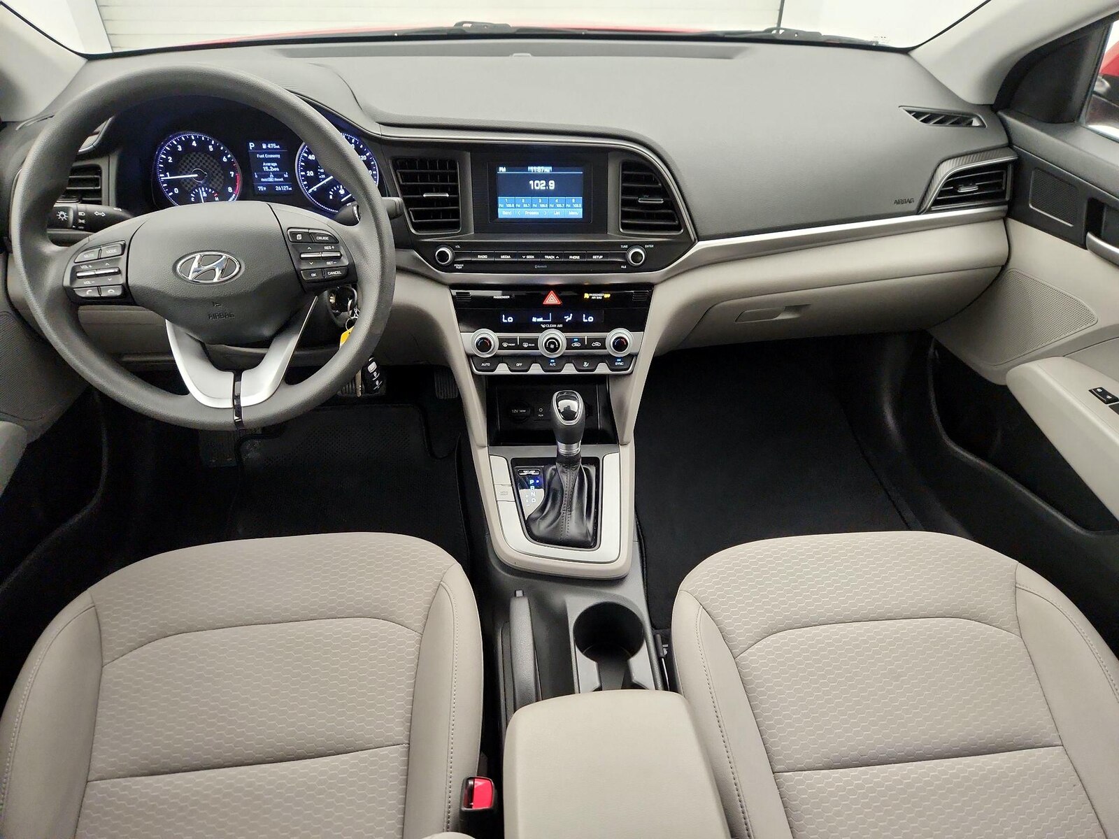 2020 Hyundai Elantra SE - Photo 10