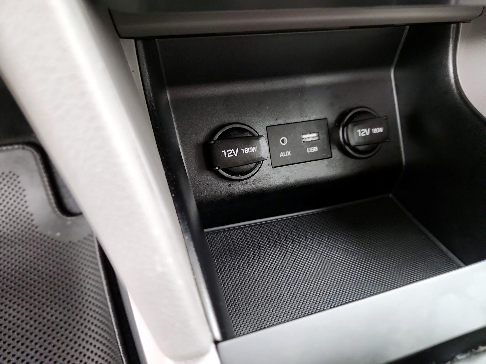 2020 Hyundai Elantra SE - Photo 19