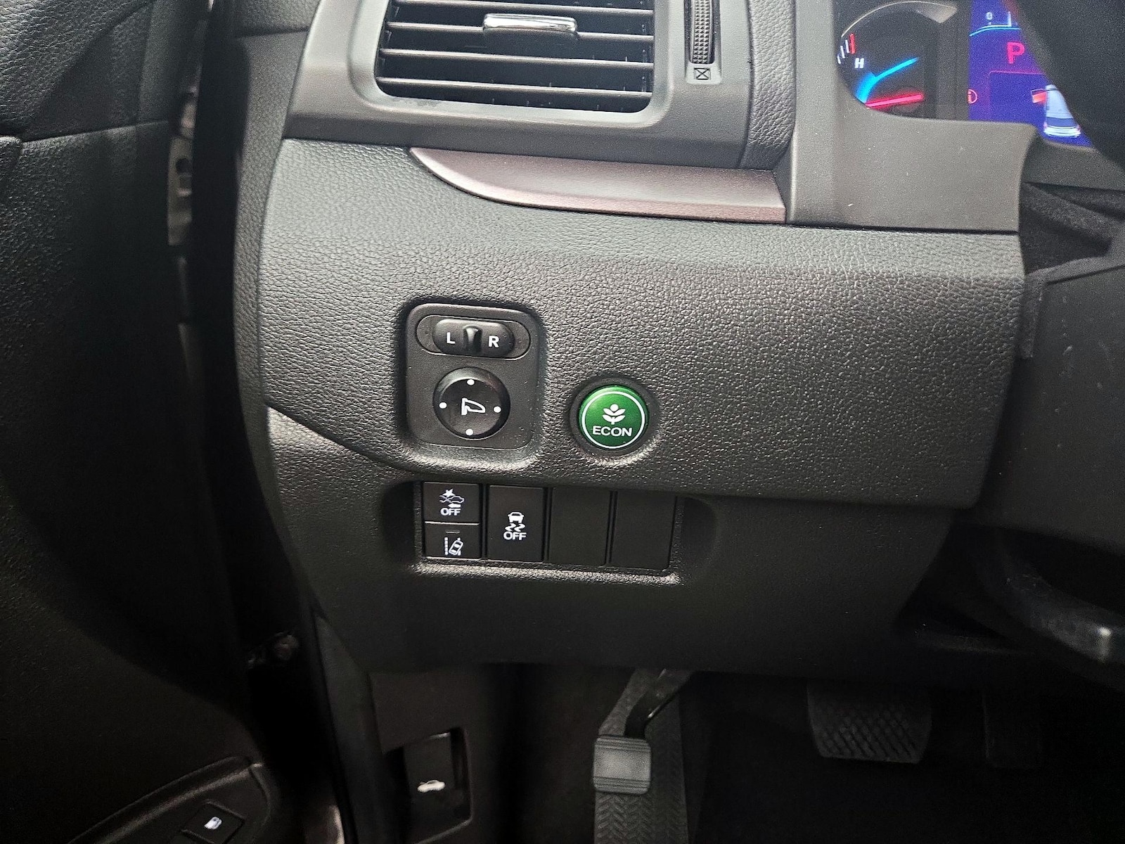 2022 Honda Pilot SE - Photo 14
