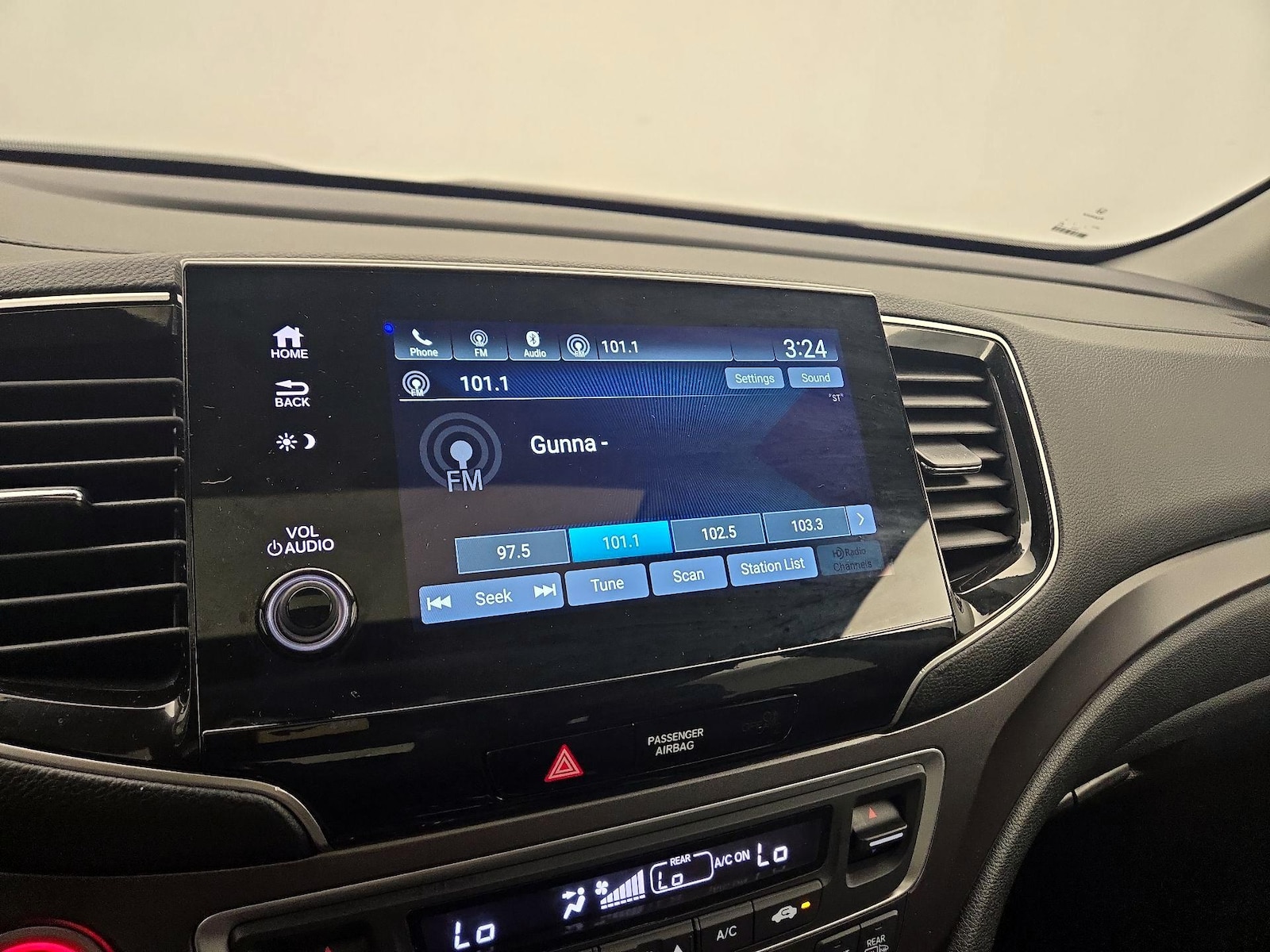2022 Honda Pilot SE - Photo 16