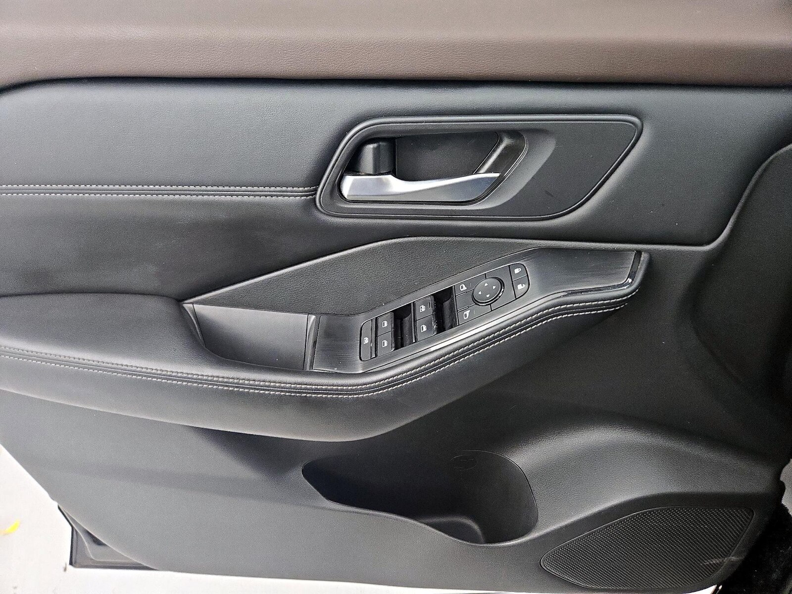 2022 Nissan Rogue SV - Photo 13