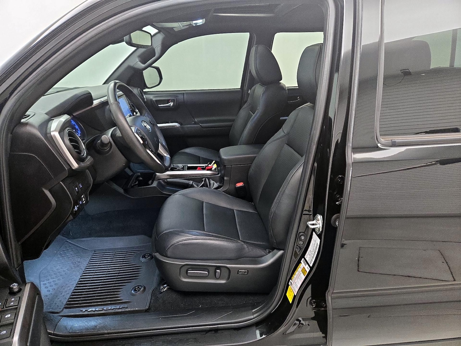 2023 Toyota Tacoma Limited - Photo 12