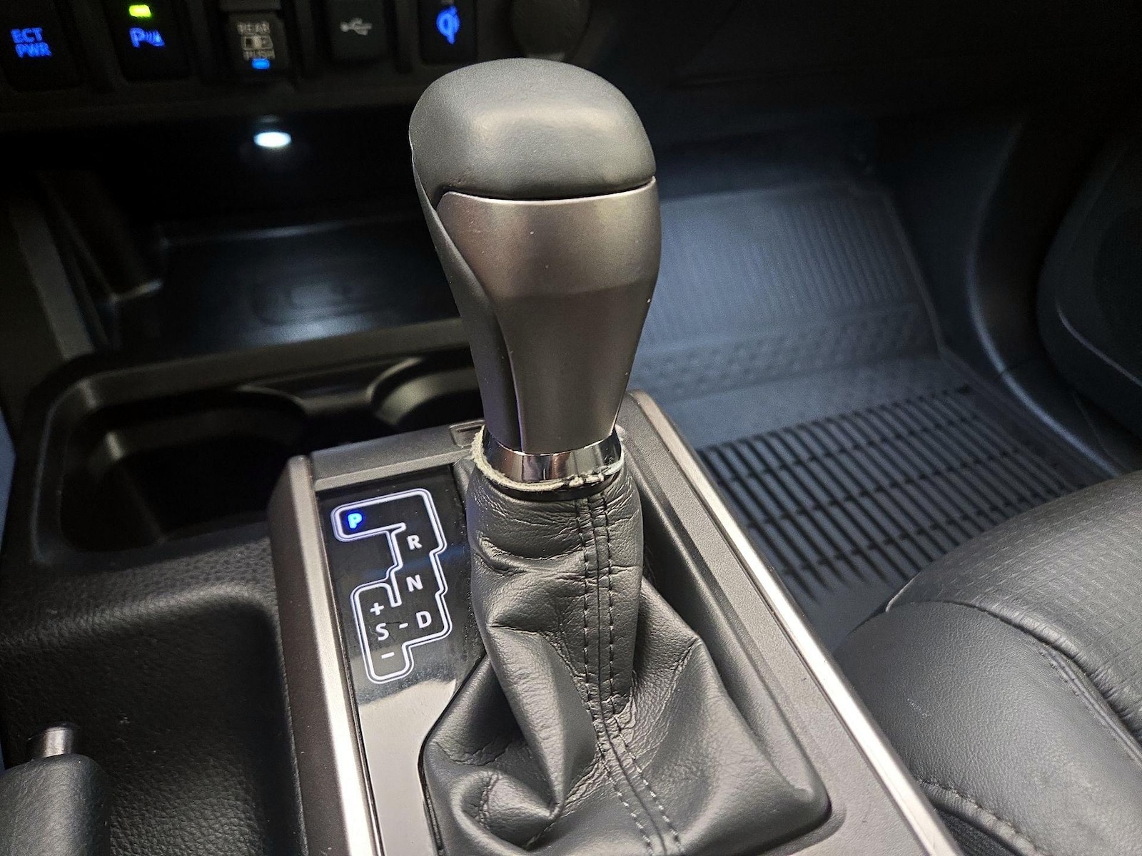 2023 Toyota Tacoma Limited - Photo 19