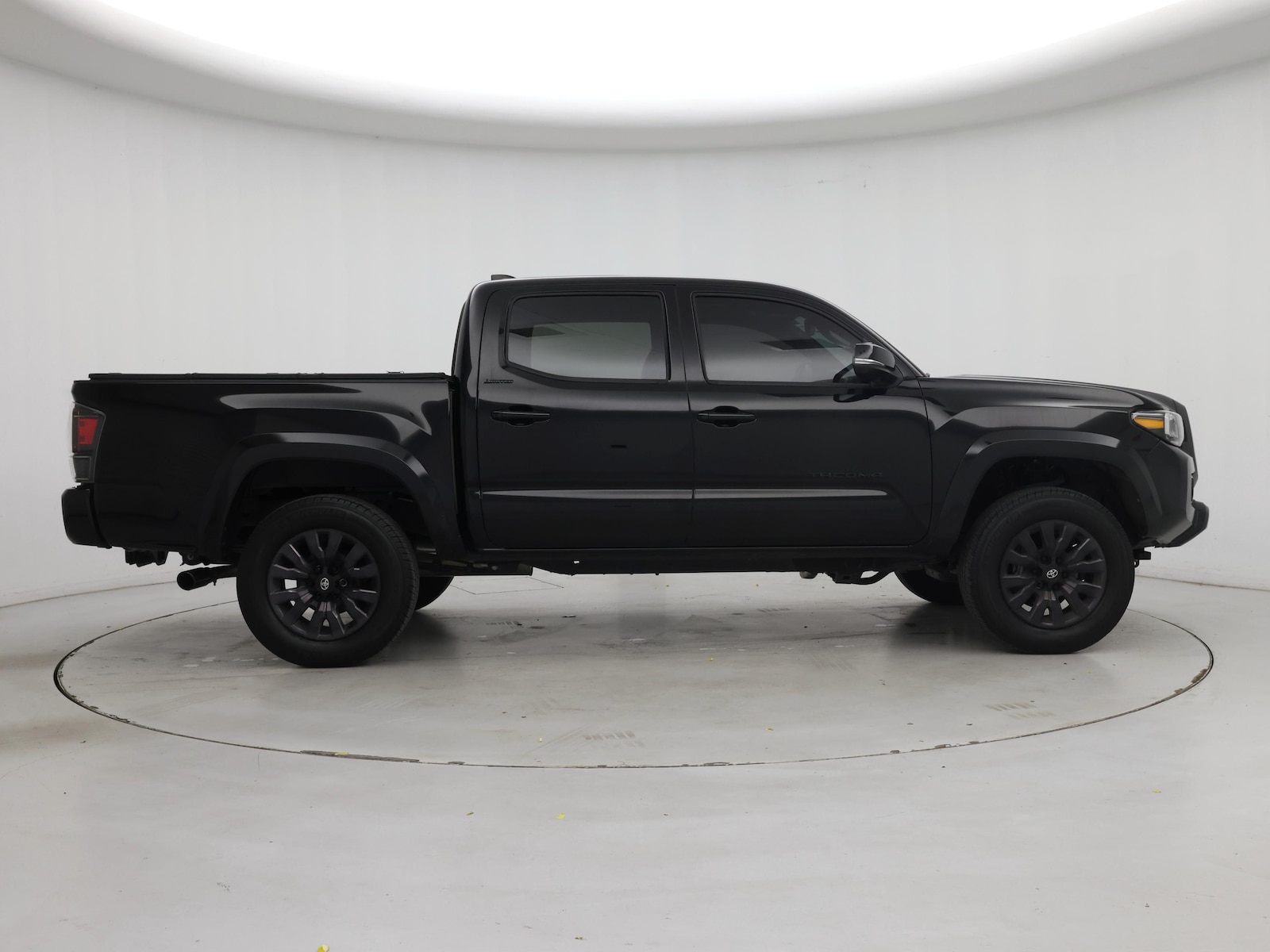 2023 Toyota Tacoma Limited - Photo 8