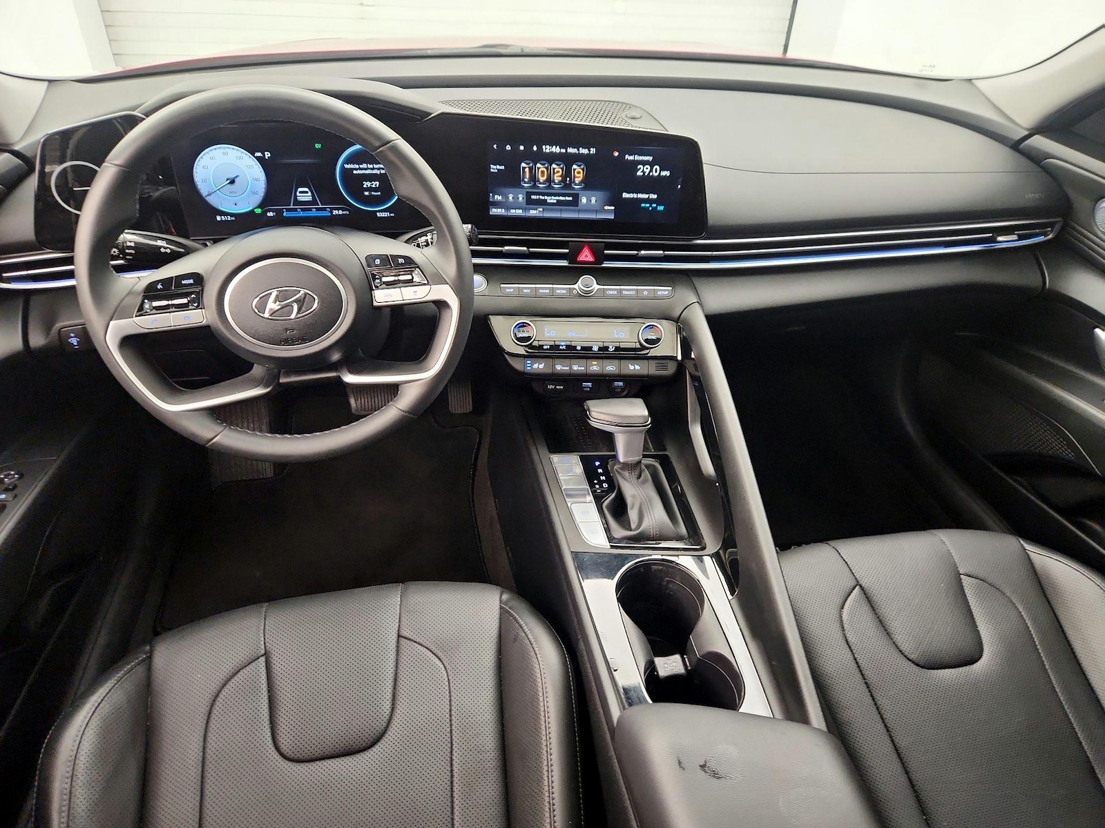 2022 Hyundai Elantra Limited - Photo 10