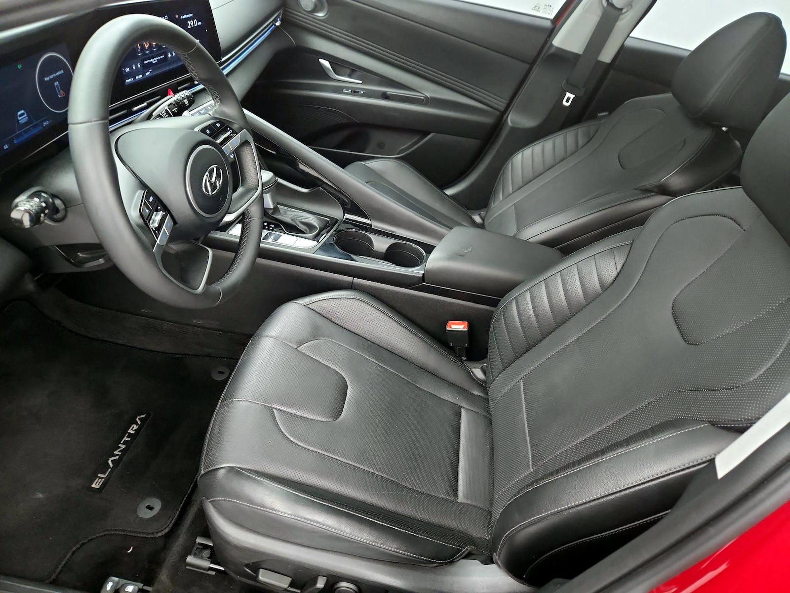 2022 Hyundai Elantra Limited - Photo 12