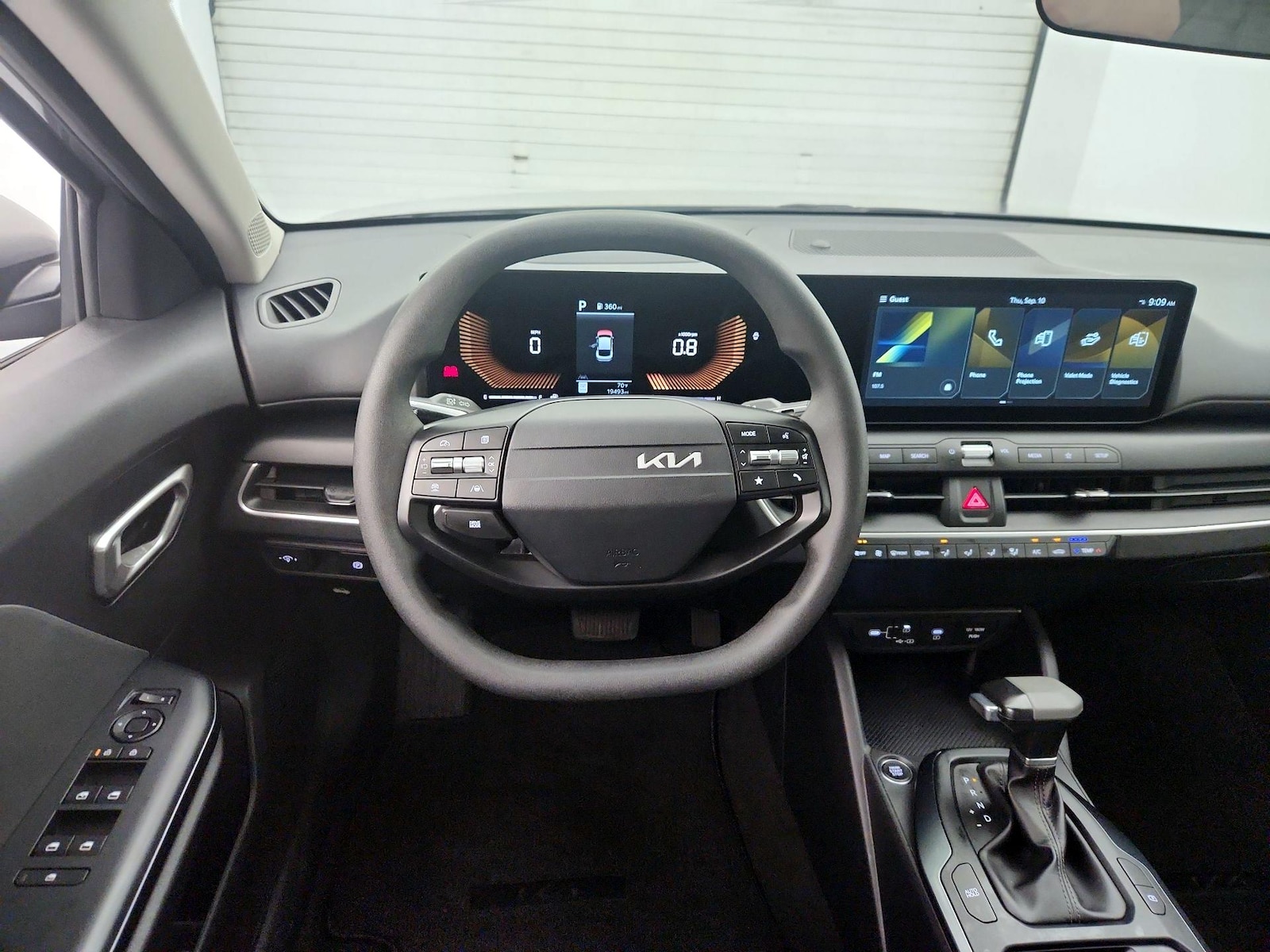 2025 Kia K4 LXS - Photo 11