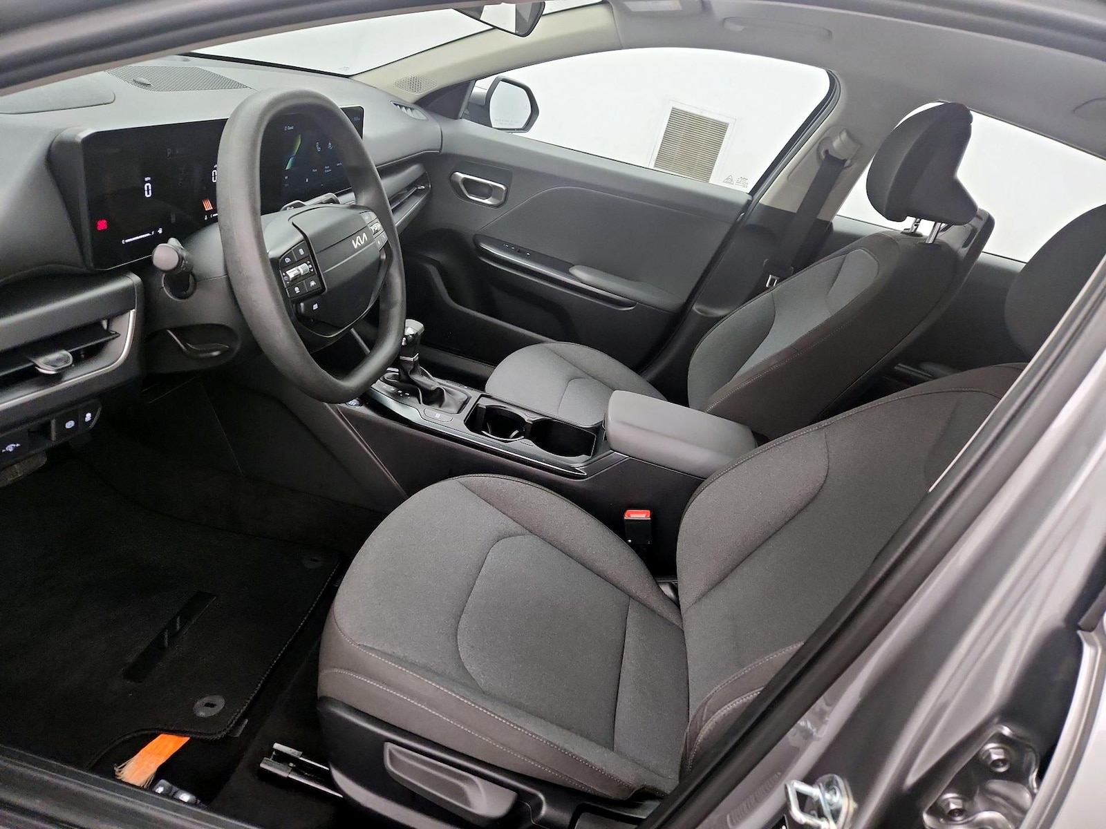 2025 Kia K4 LXS - Photo 12