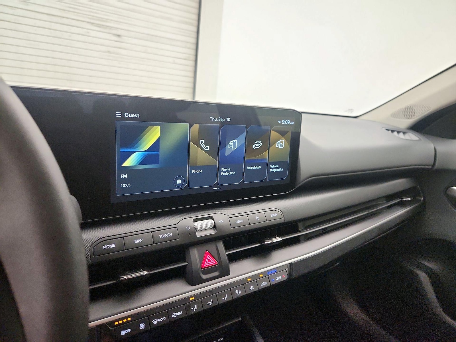 2025 Kia K4 LXS - Photo 16