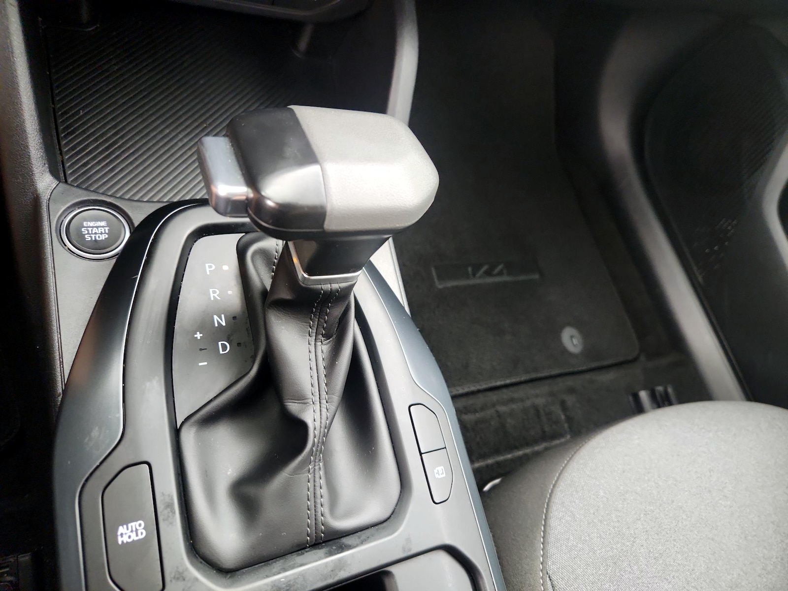 2025 Kia K4 LXS - Photo 18