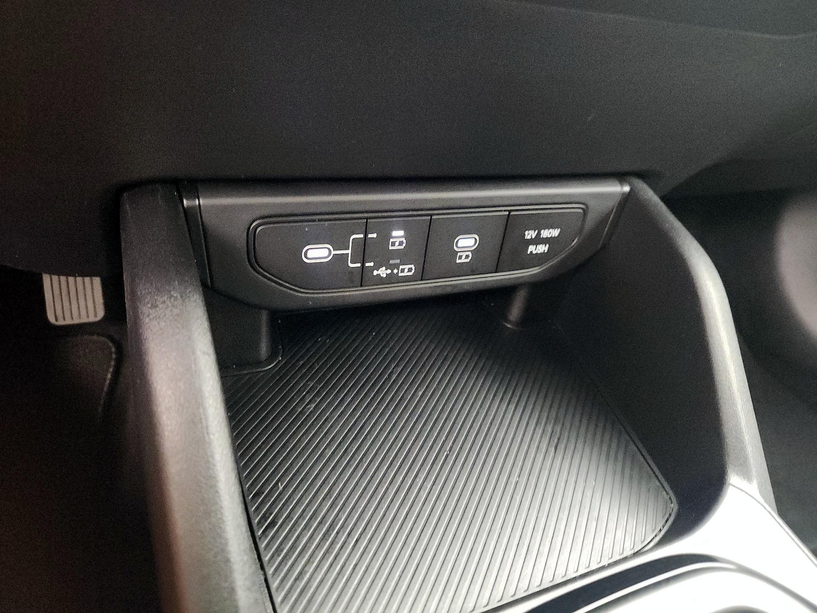 2025 Kia K4 LXS - Photo 19