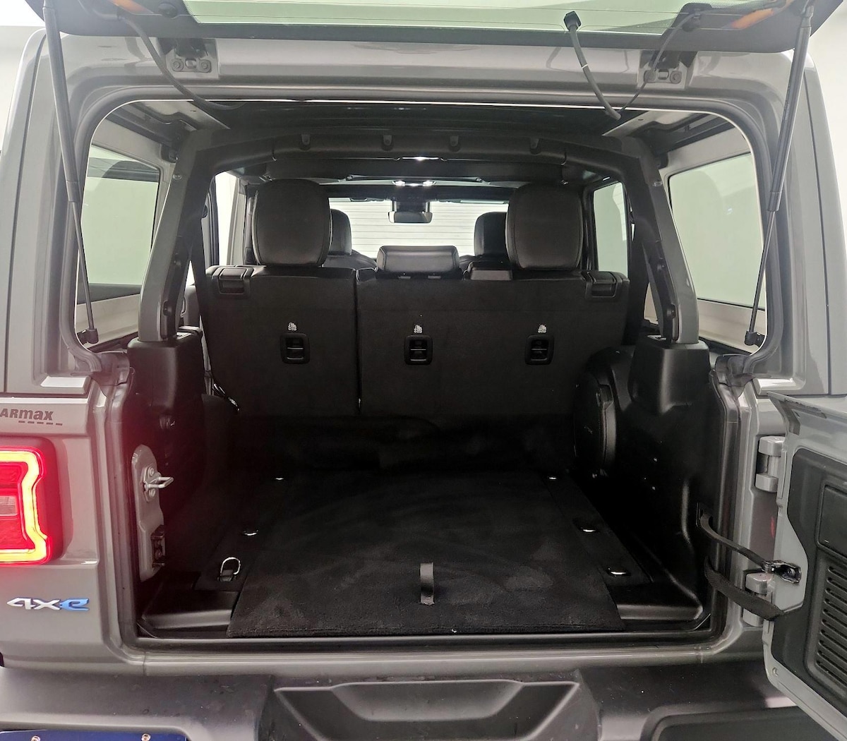 Trunk/Cargo (Seats Up)